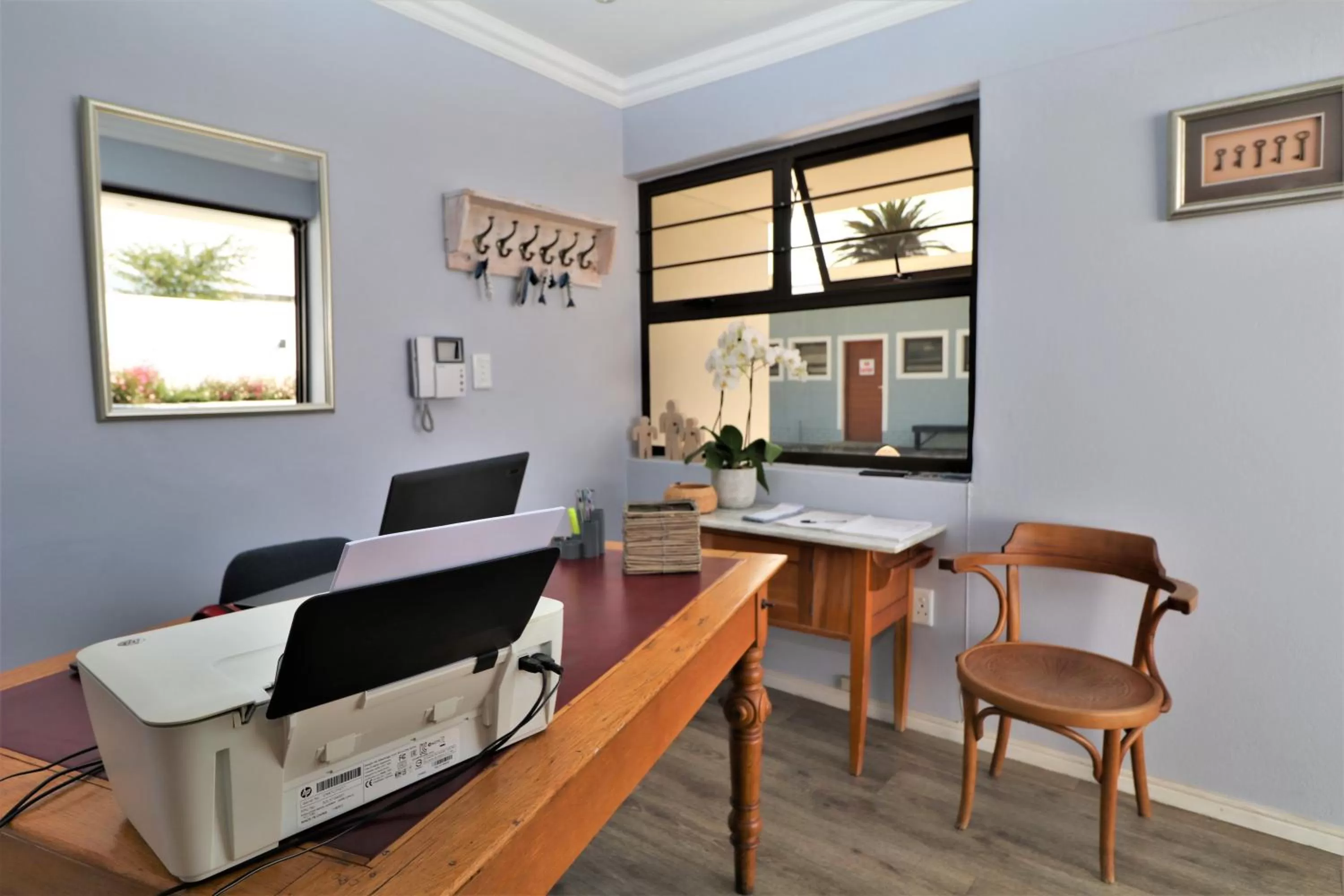 Lobby or reception, TV/Entertainment Center in Tiende Laan Bed & Breakfast and Self-Catering