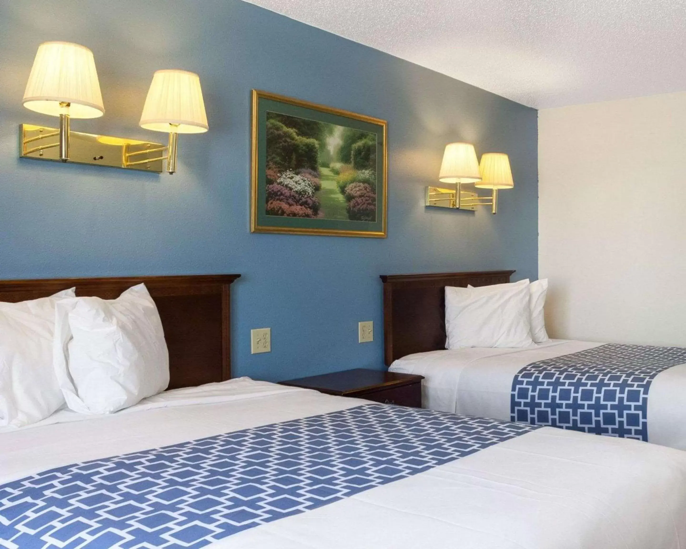 Standard Double Room with Two Double Beds - Non Smoking in Rodeway Inn West Fargo Standard Double Room with Two Double Beds - Non Smoking in Rodeway Inn West Fargo