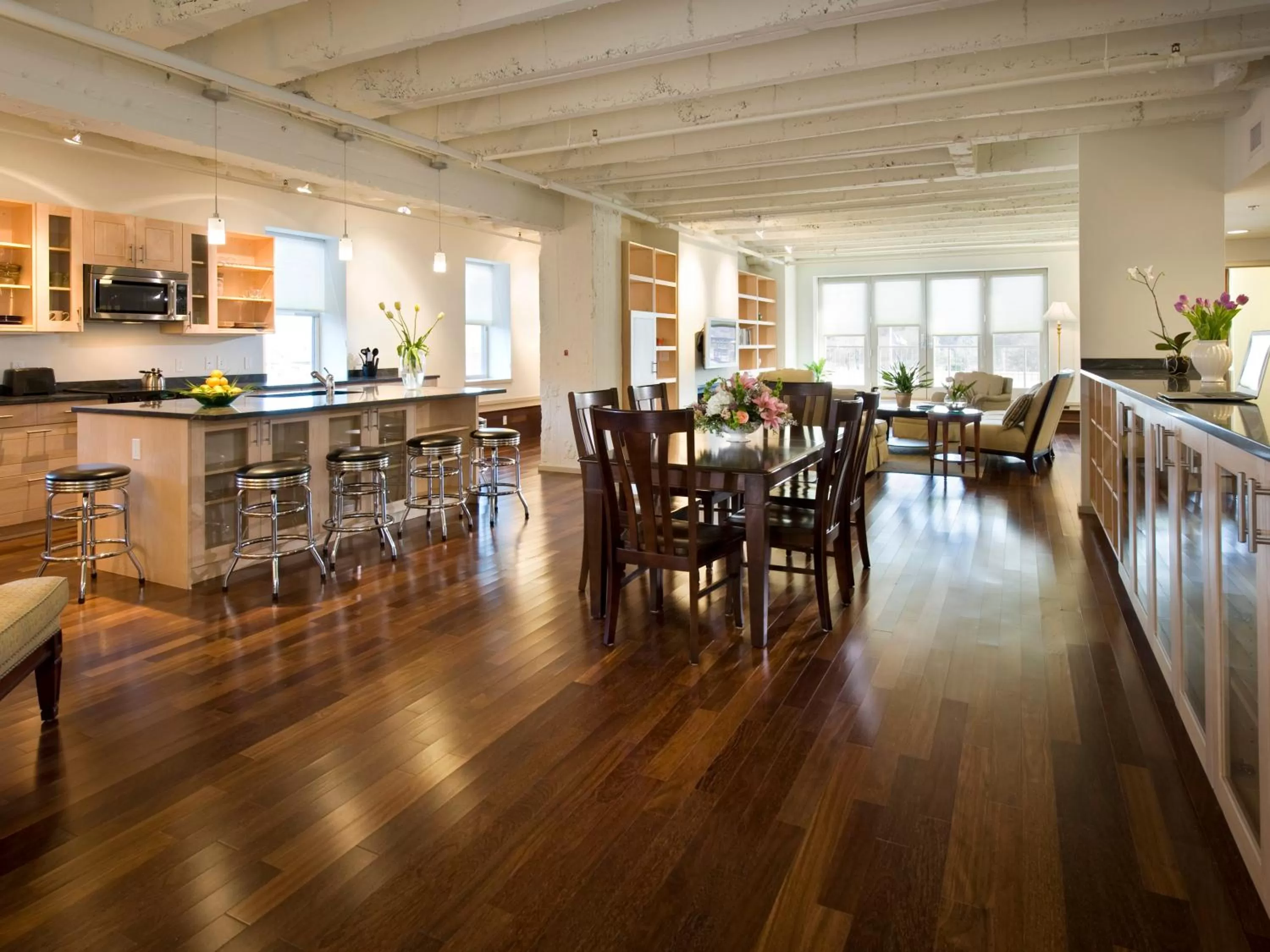Dining area in Grand Eastonian Hotel & Suites