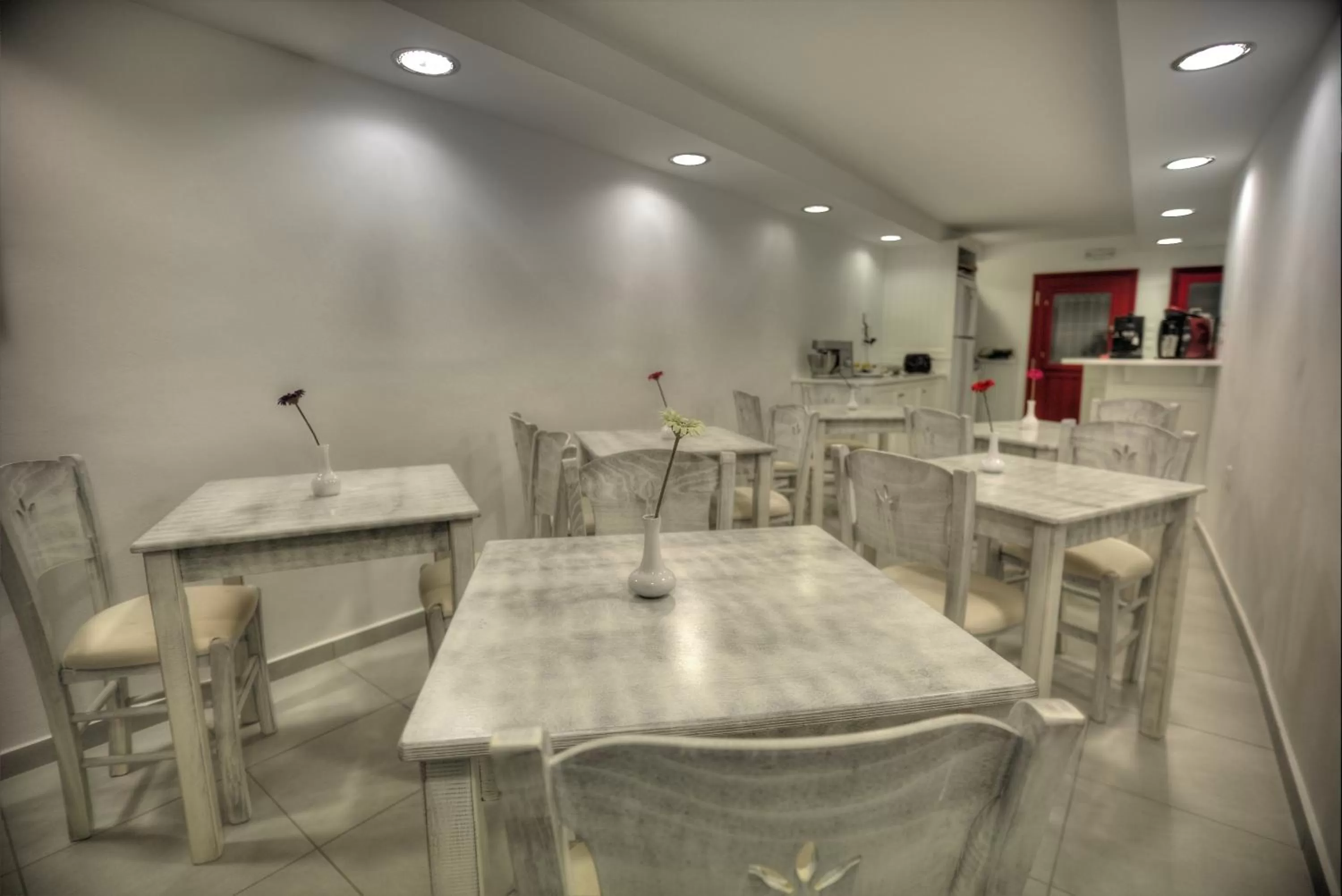 Coffee/tea facilities in Katerina mare