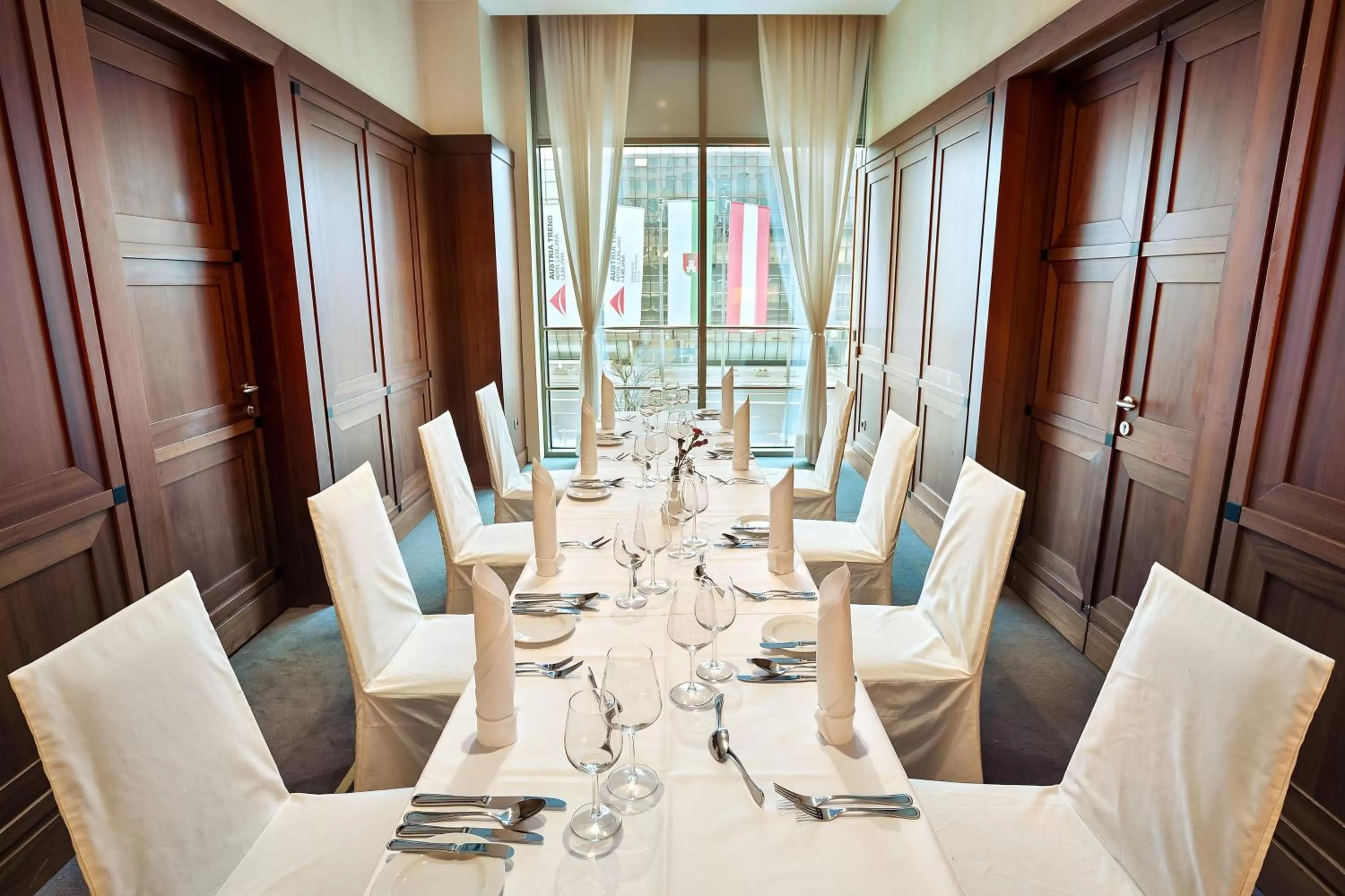 Restaurant/places to eat in Doubletree by Hilton Ljubljana