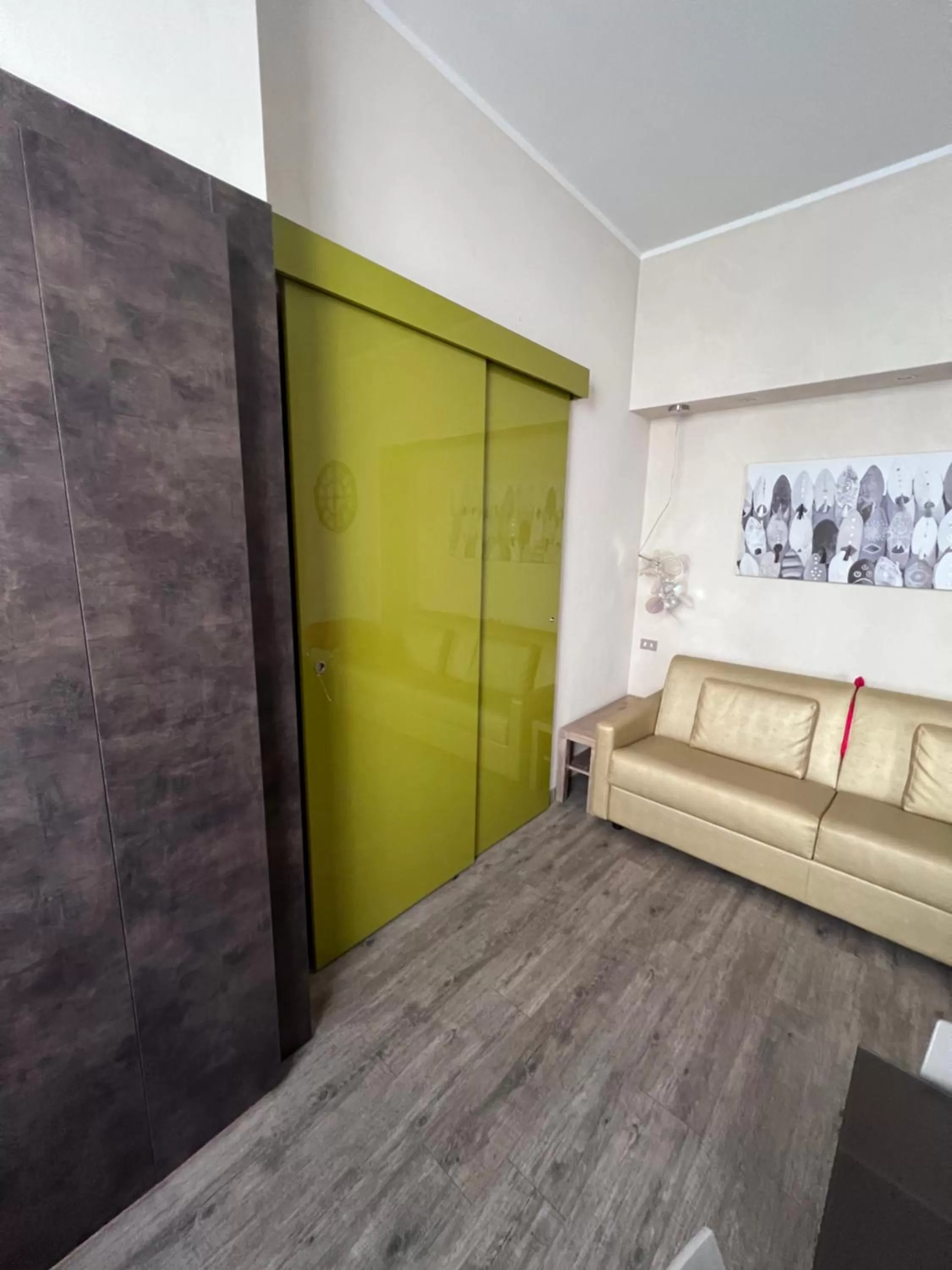 wardrobe, Bed in Residence Star