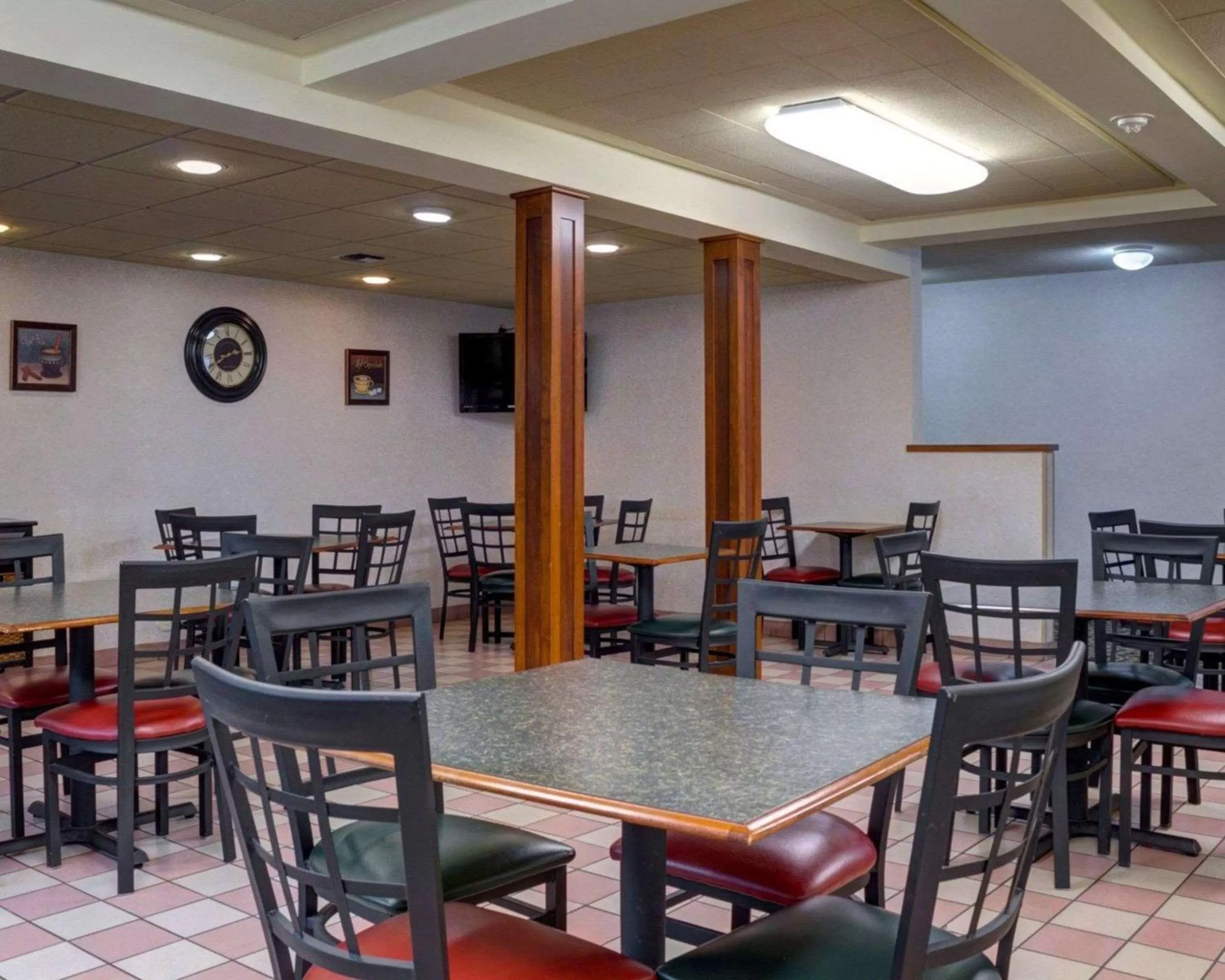 Restaurant/places to eat in Rodeway Inn Columbia Mall Loop
