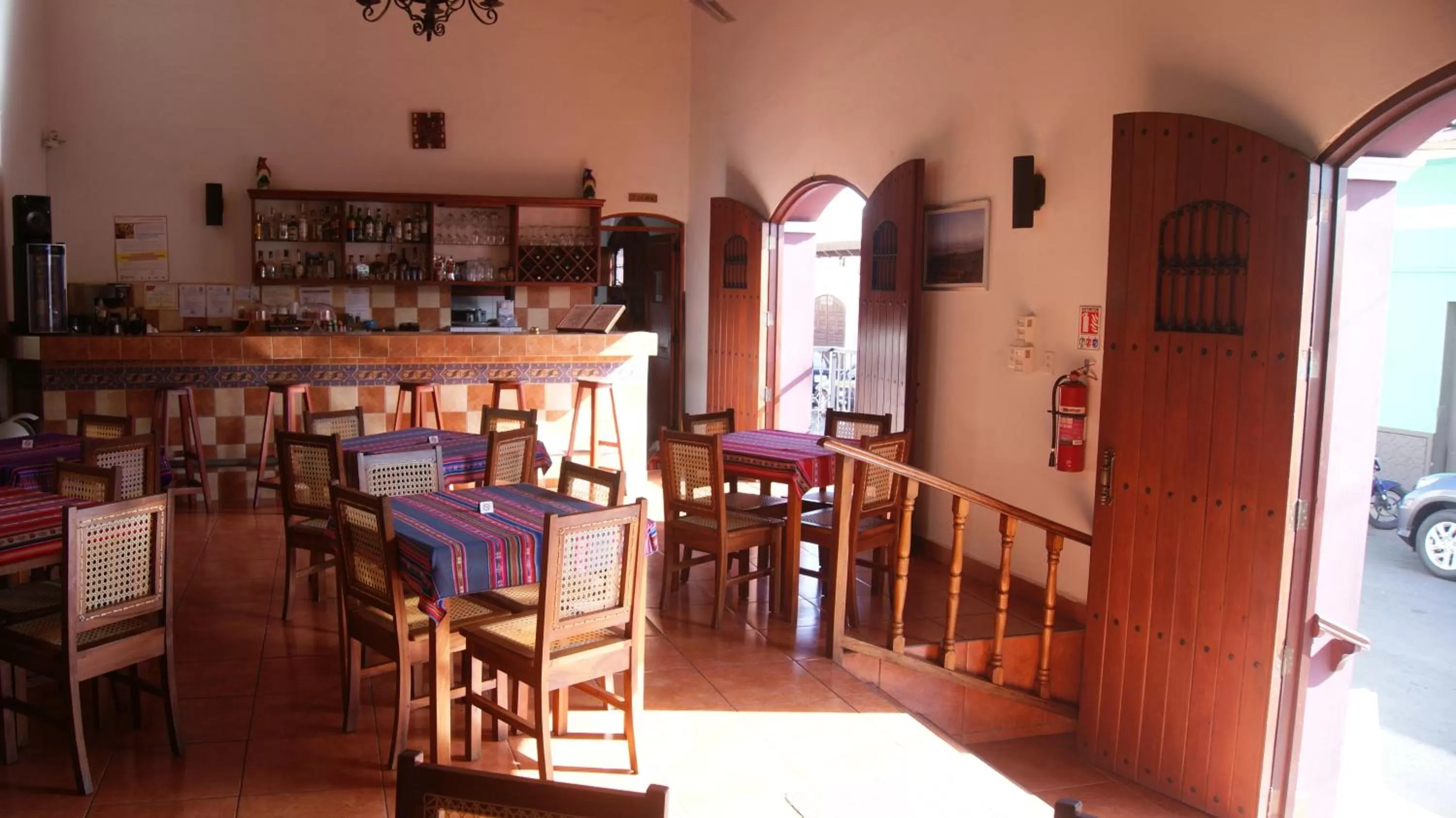 Restaurant/places to eat in Hotel Cacique Adiact