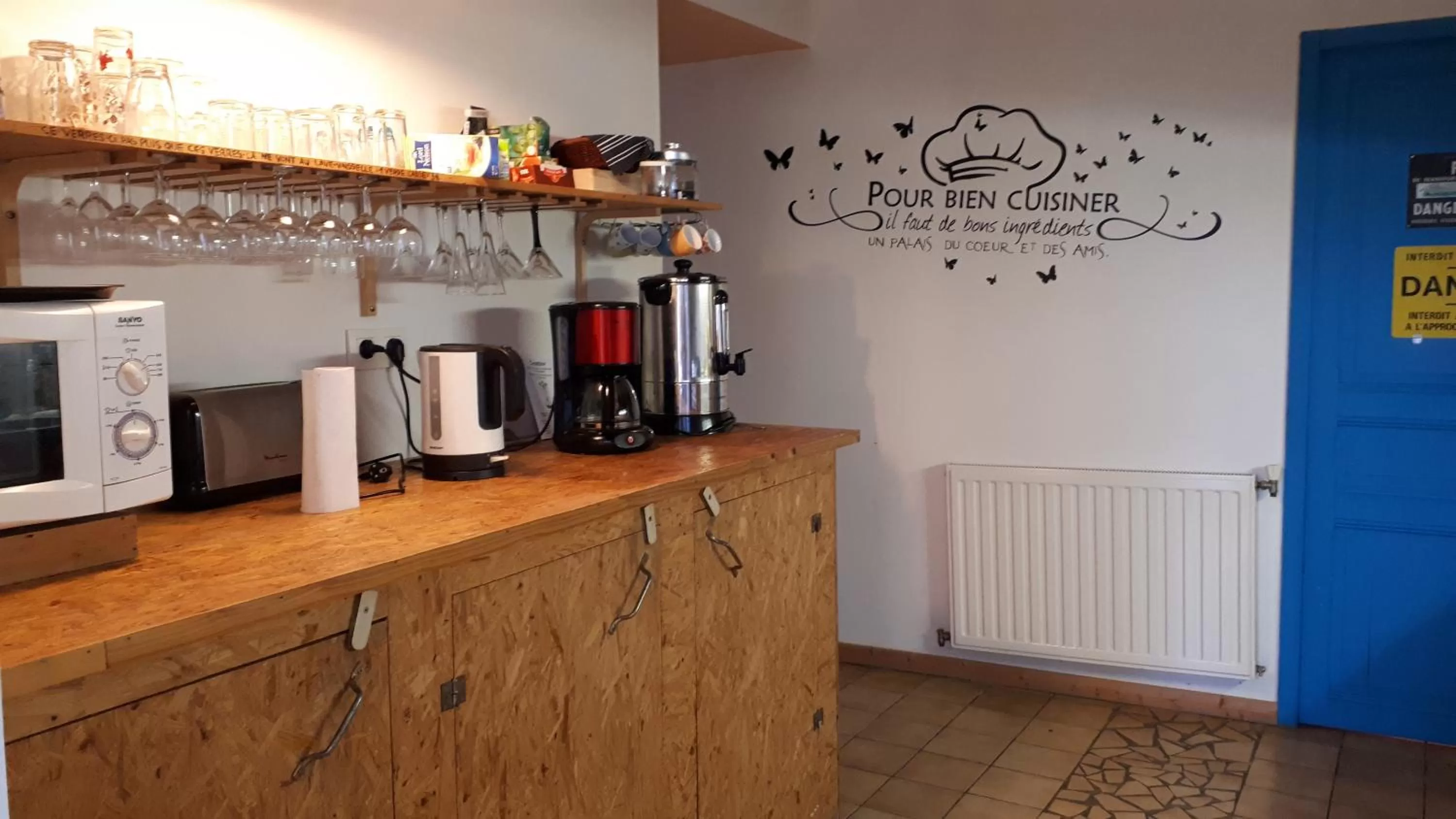 Kitchen or kitchenette, Kitchen/Kitchenette in Les Hortensias - Chambres d'Hôtes