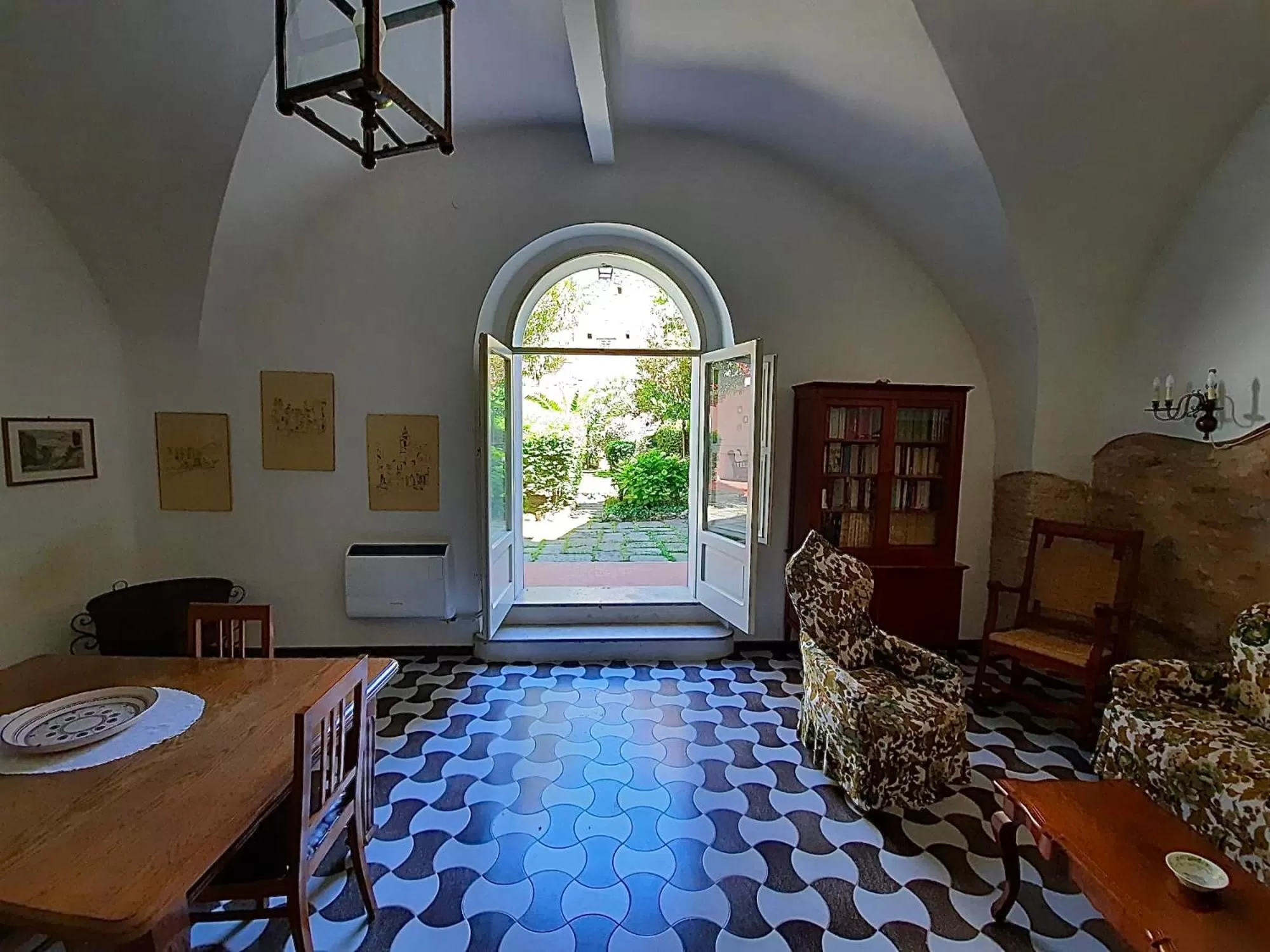Communal lounge/ TV room in Il Giardino Nascosto B&B