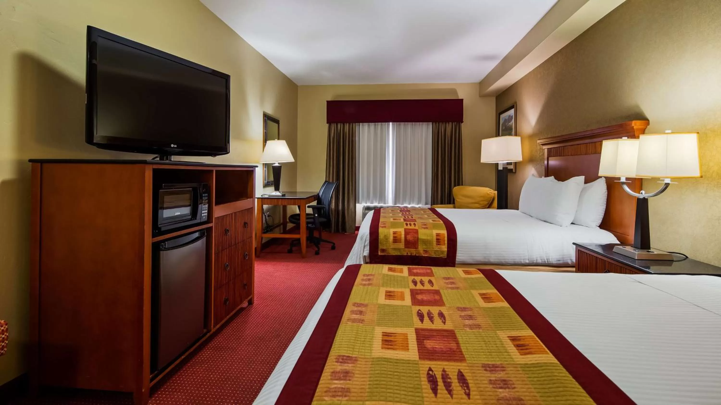 Photo of the whole room, Bed in Best Western Plus Layton Park Hotel