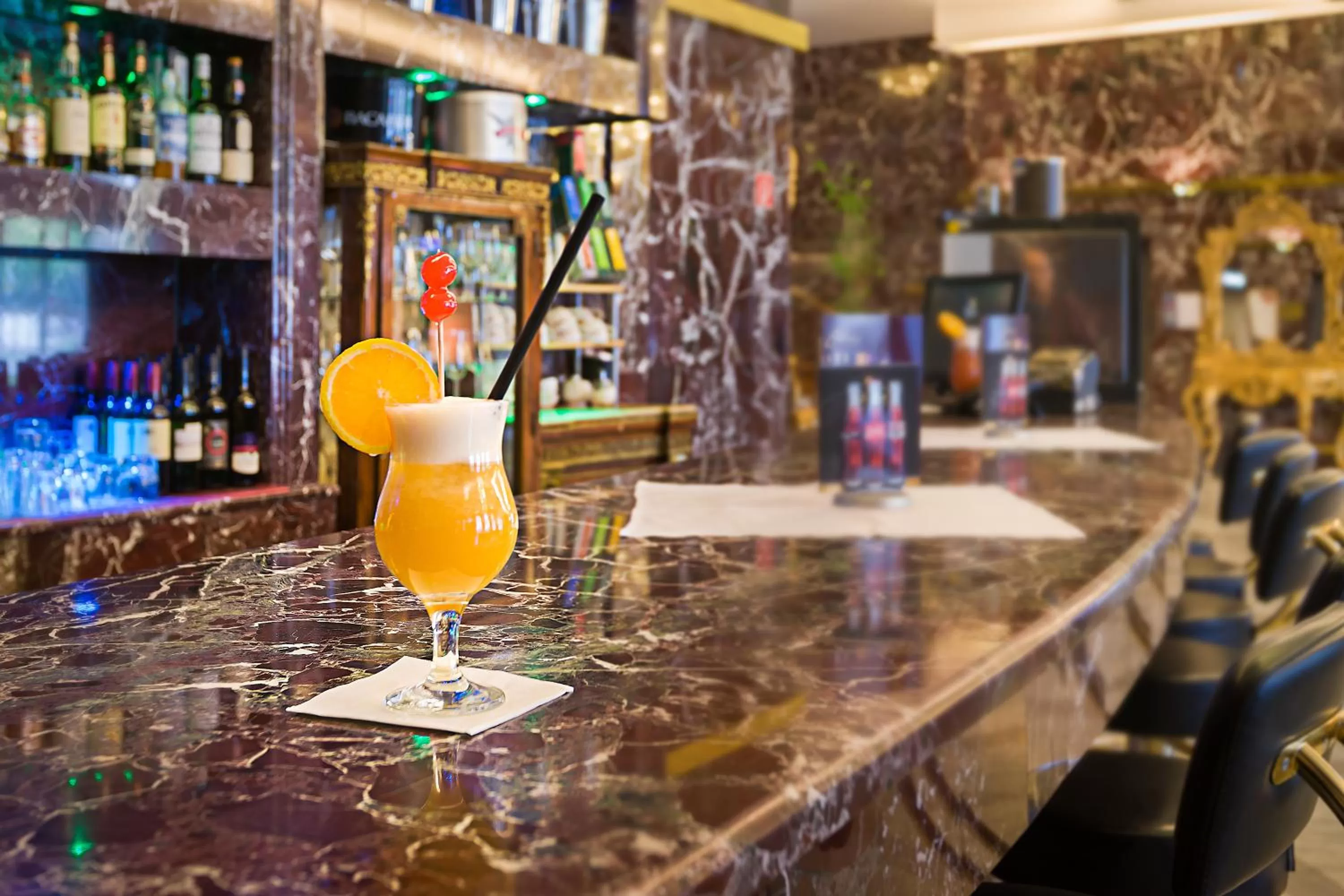 Lounge or bar in Hotel Unique Dortmund Hauptbahnhof