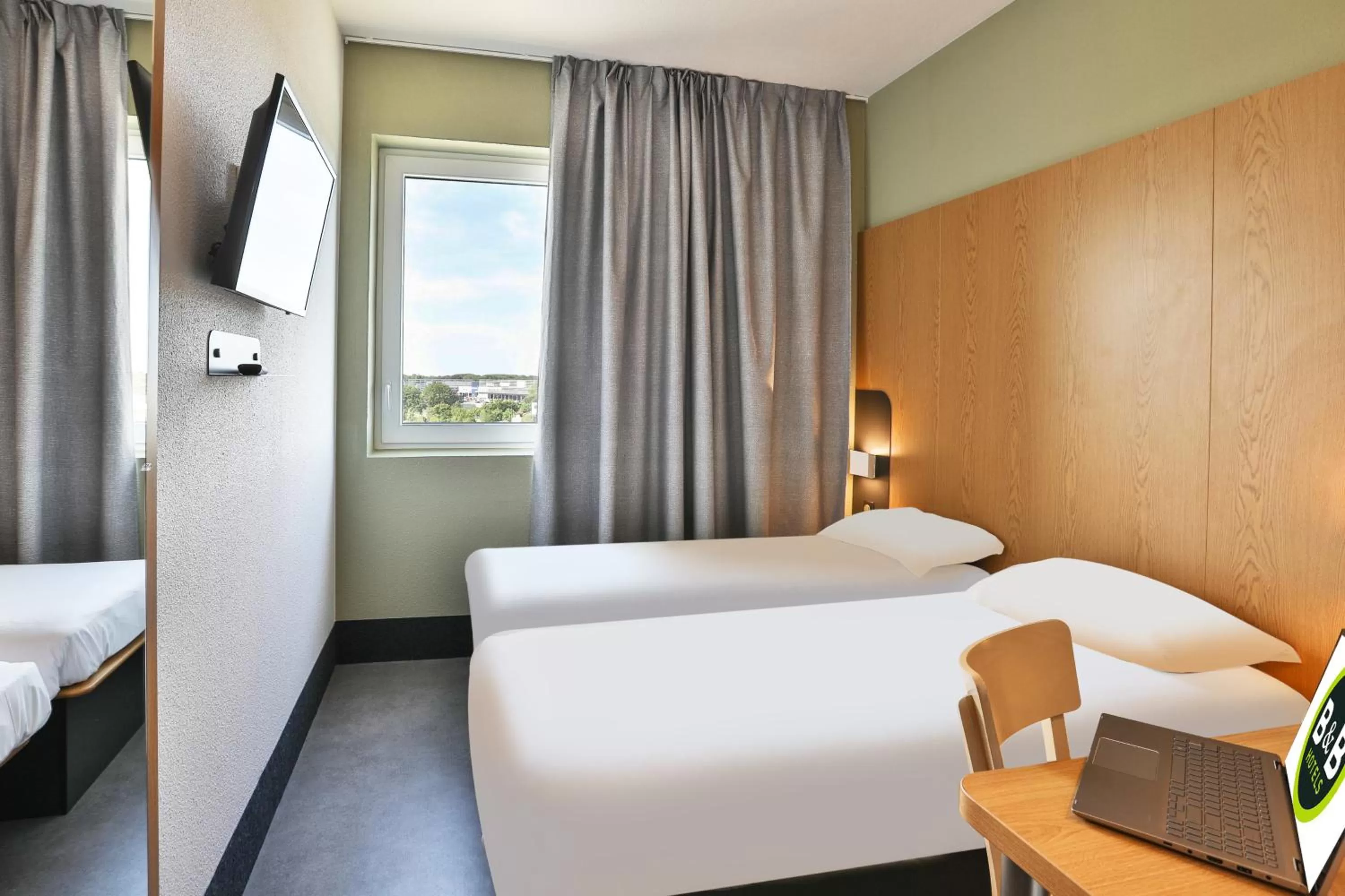 Bedroom, Bed in B&B HOTEL La Roche-sur-Yon