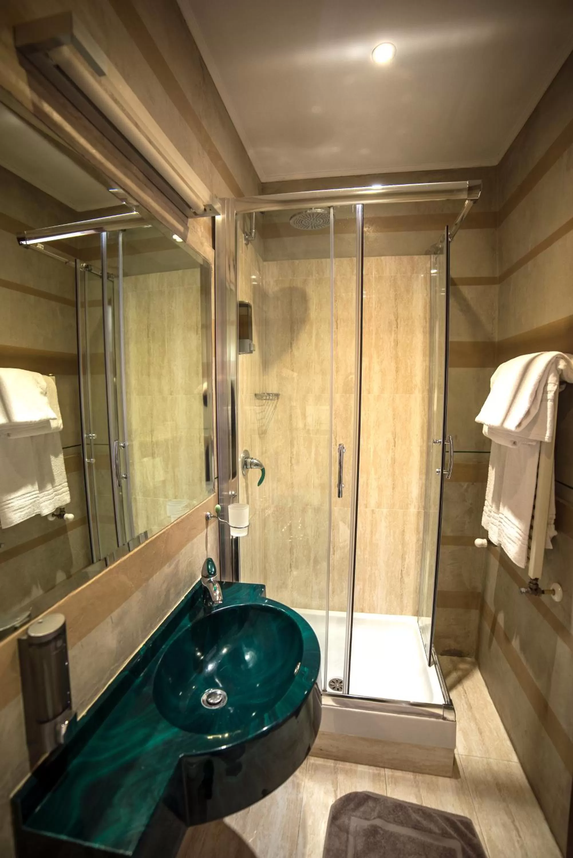 Bathroom in Hotel Kent