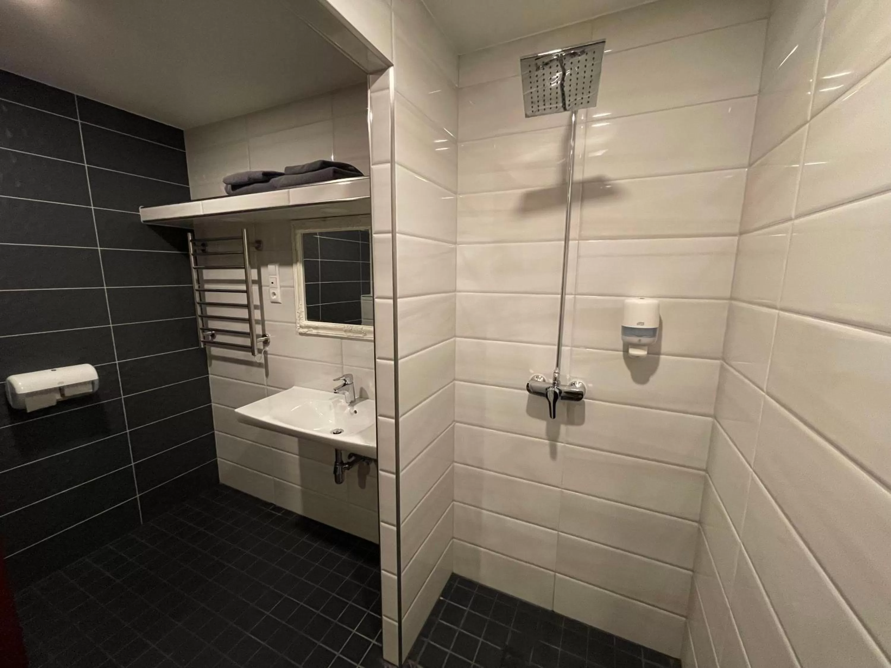 Shower, Bathroom in Aleksandri Guesthouse