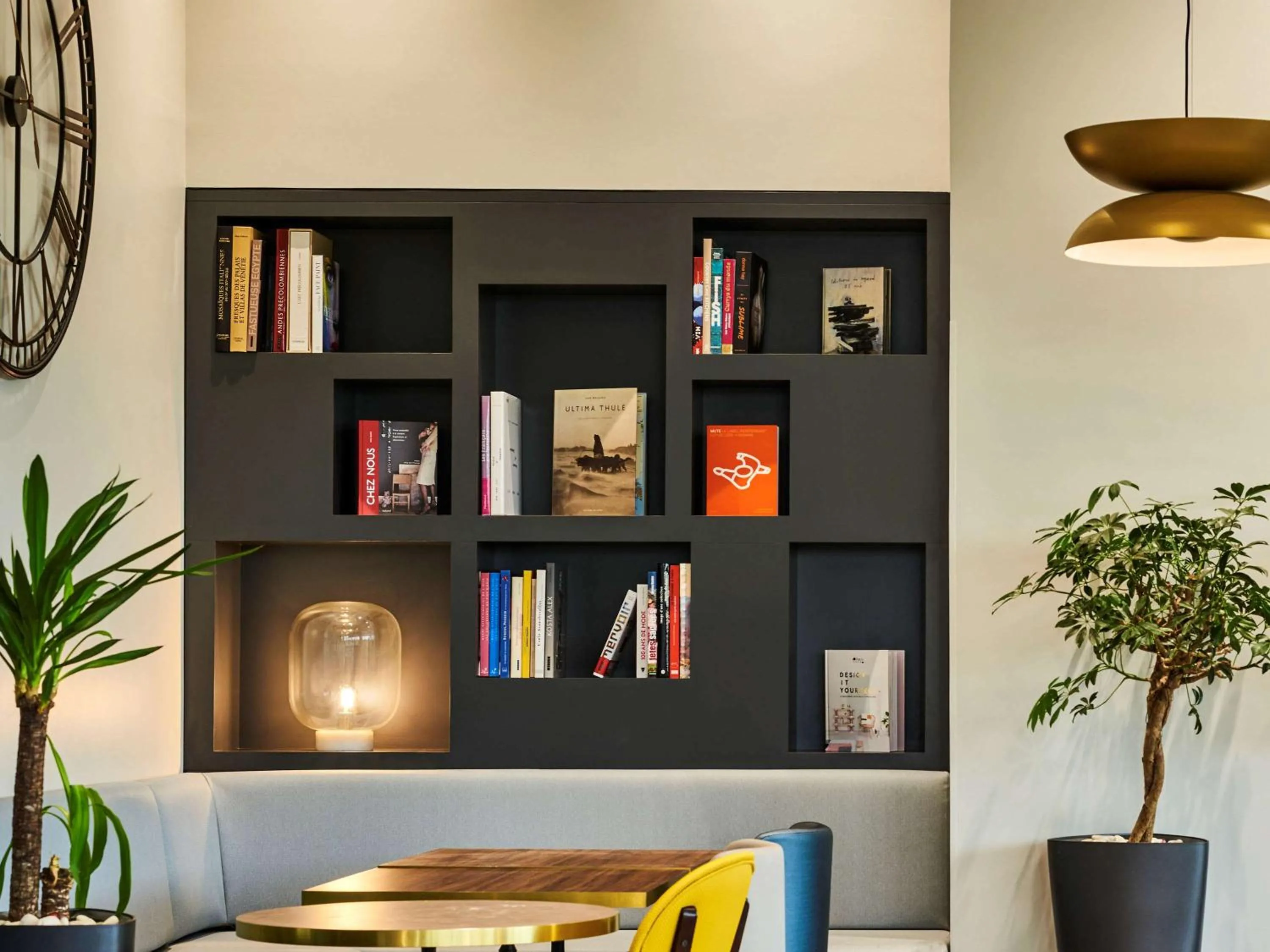 Property building in ibis Paris Porte de Montreuil