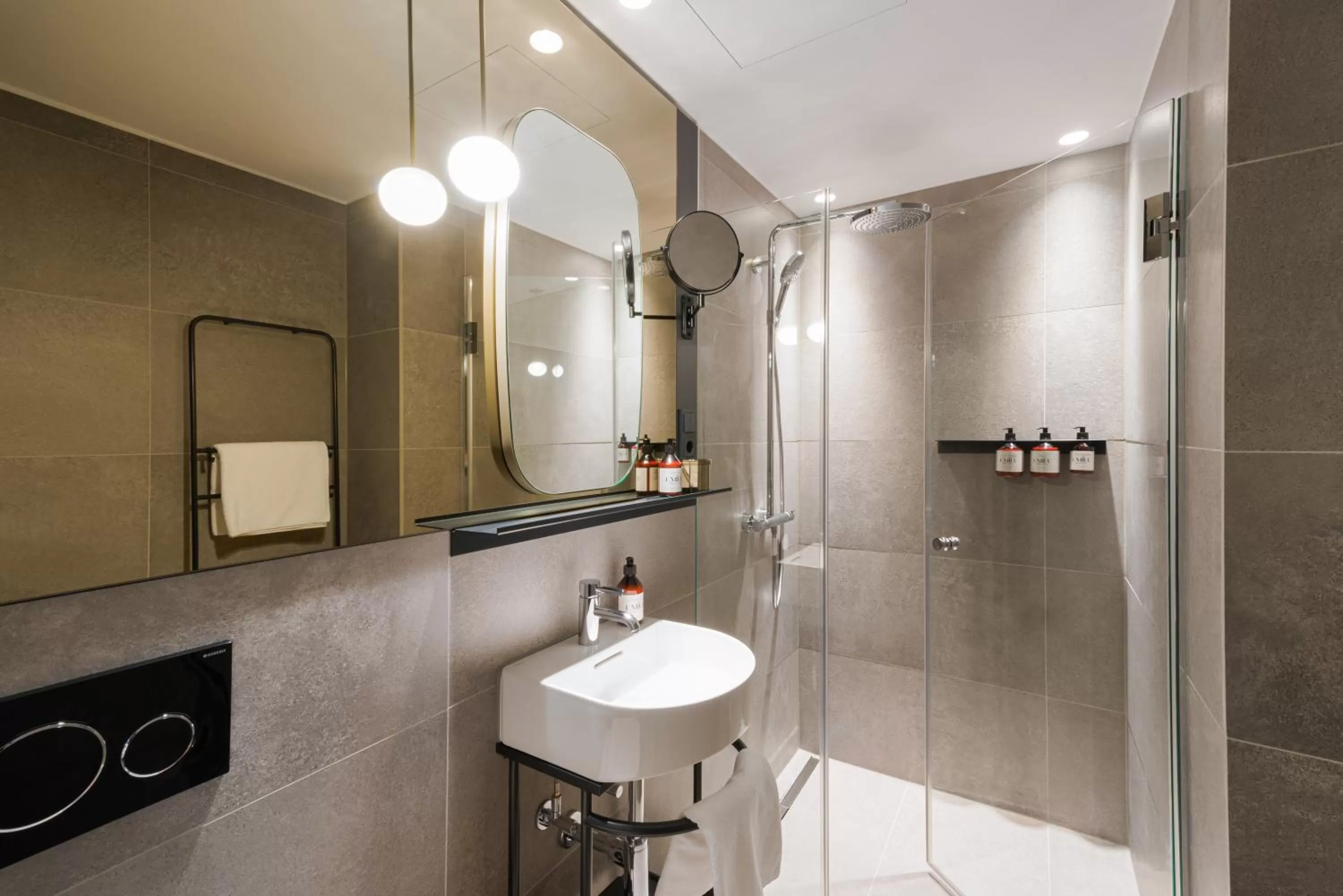 Shower in EmiLu Design Hotel