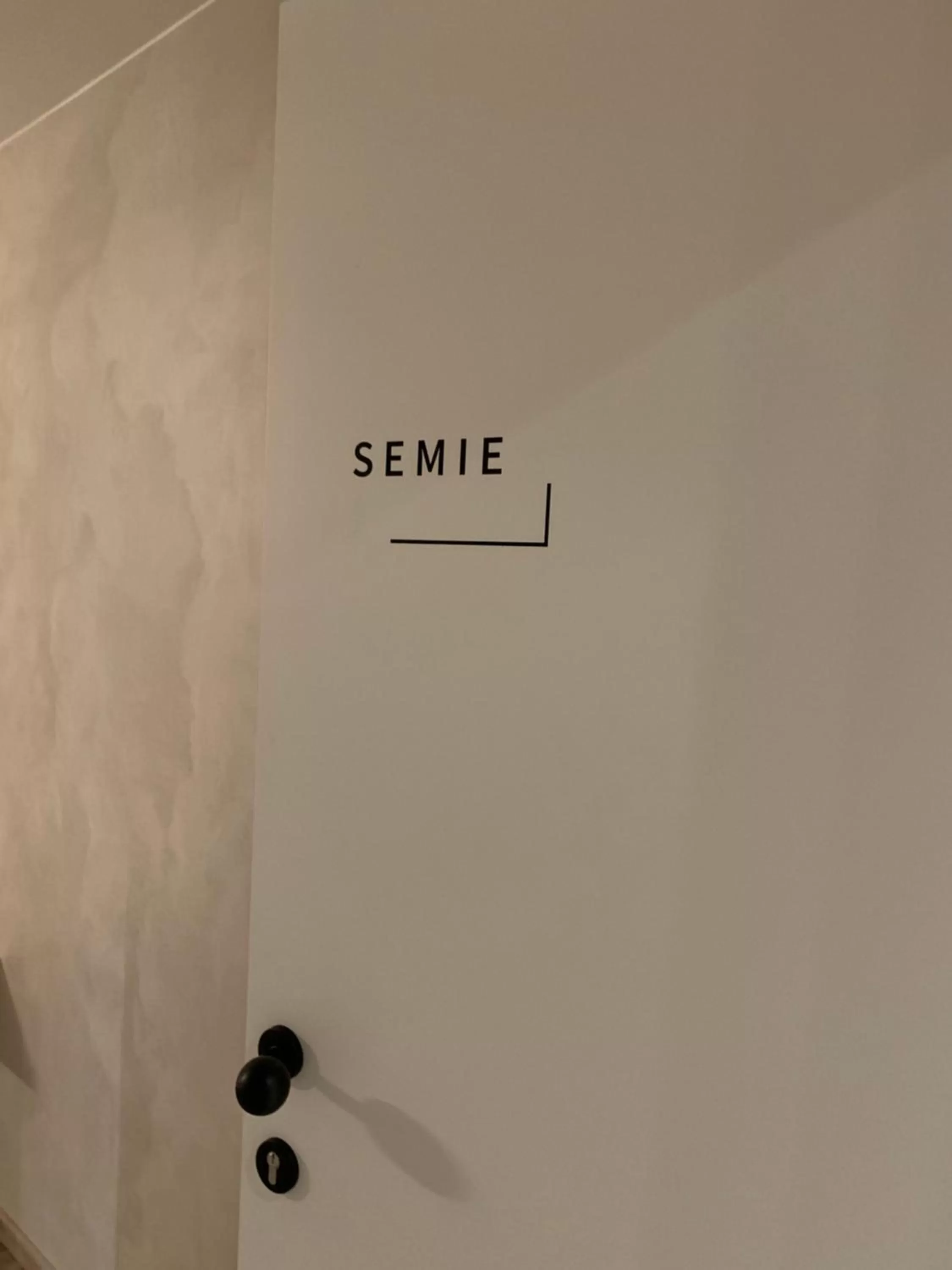 Logo/Certificate/Sign in B&B elzartwinning