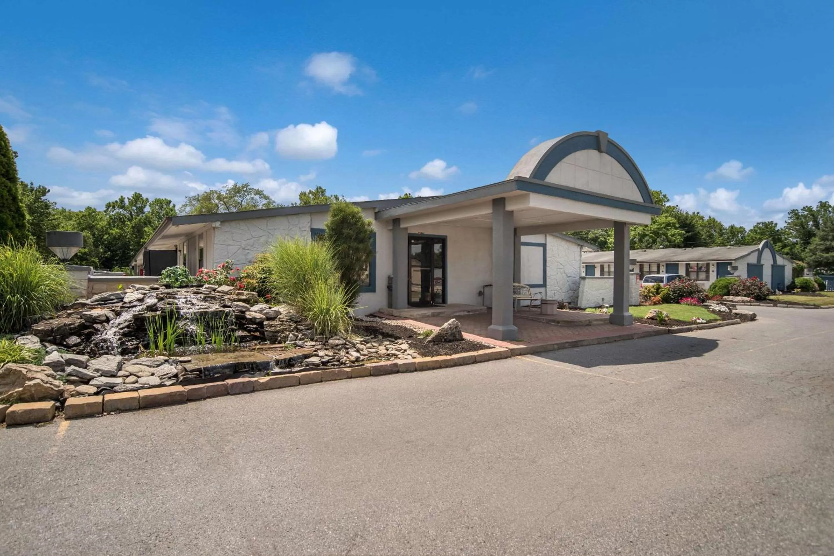 Property building in Rodeway Inn Carlisle North