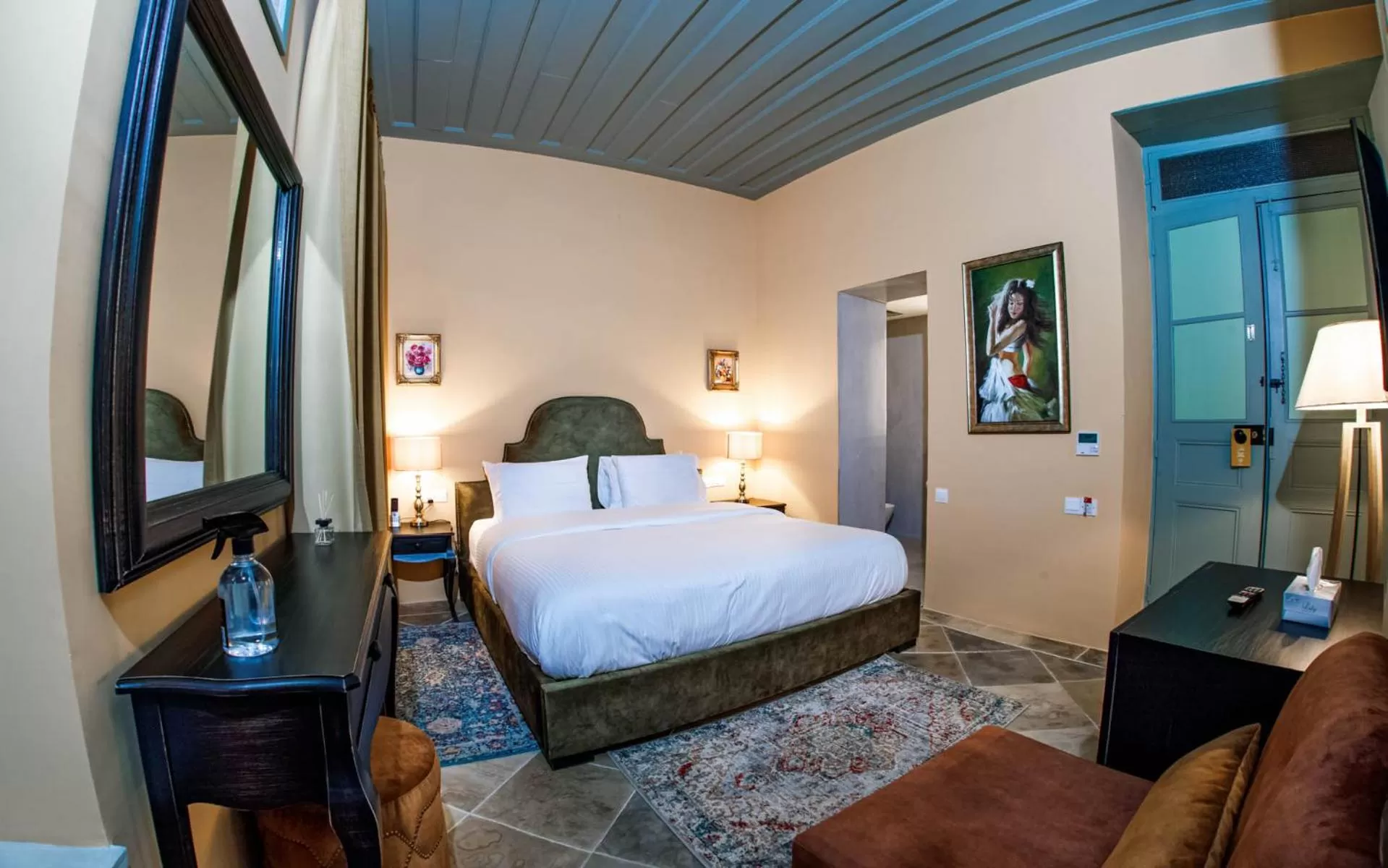 Bathroom, Bed in Madama Residence