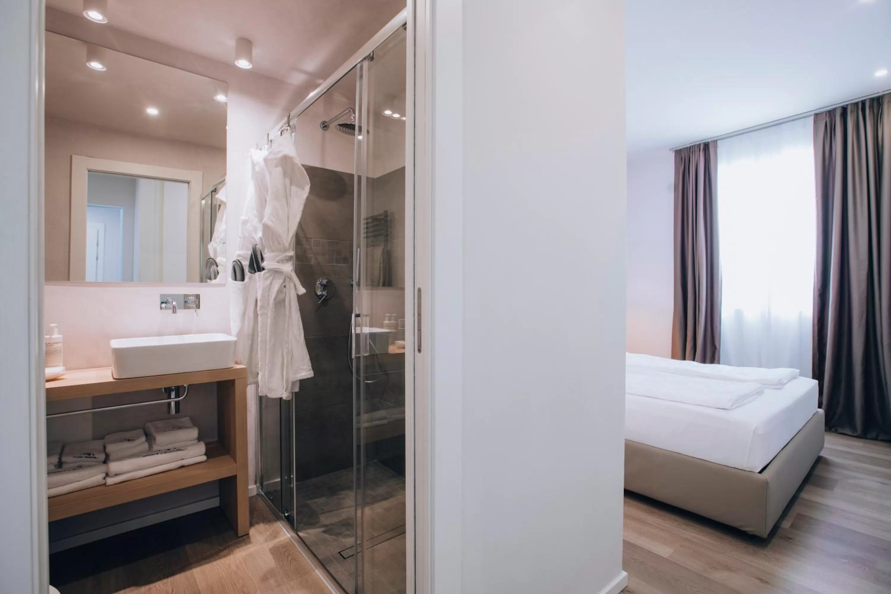 Bathroom, Bed in Ah Porticcioli Boutique Apartments