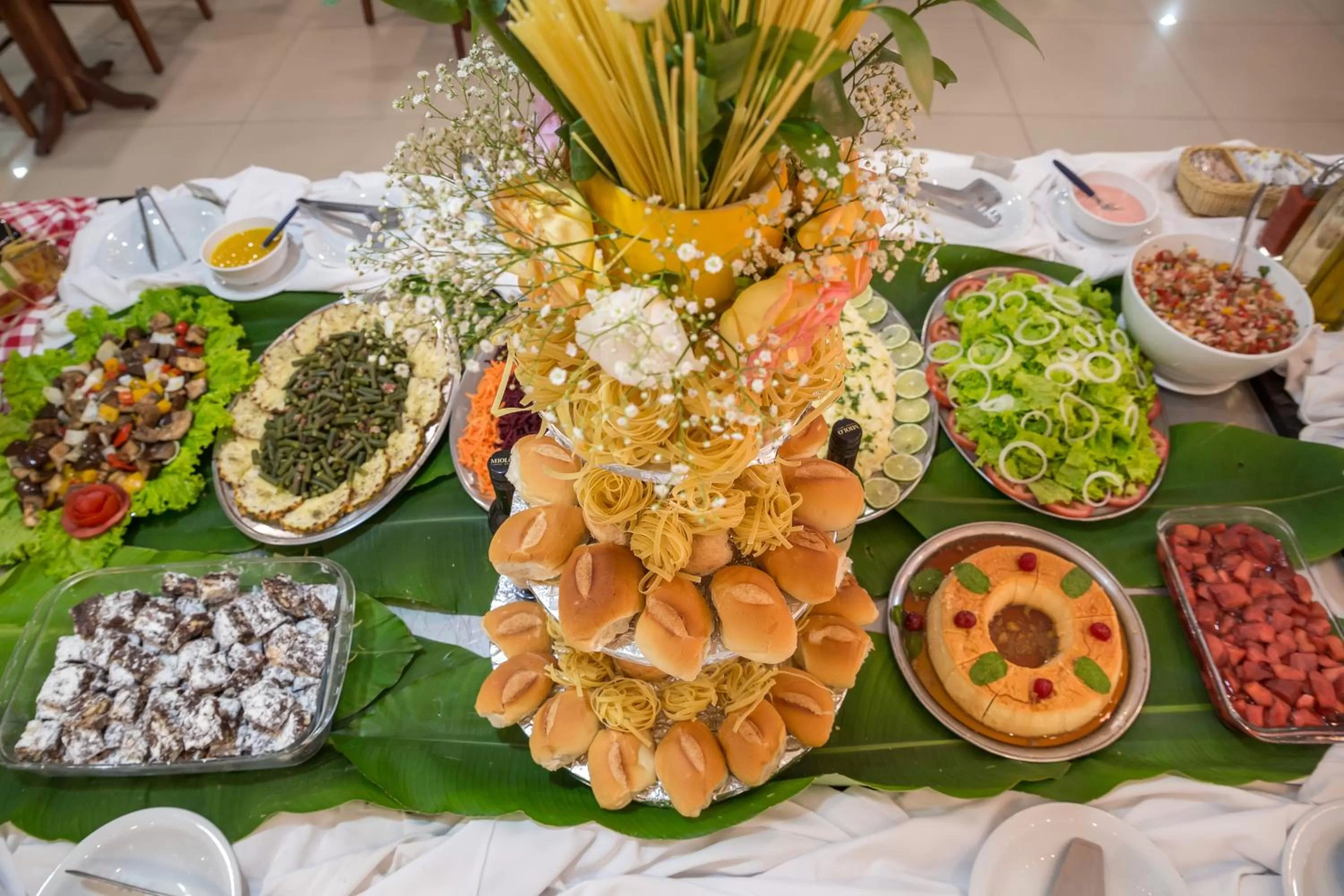 Food and drinks in Floral Inn Family