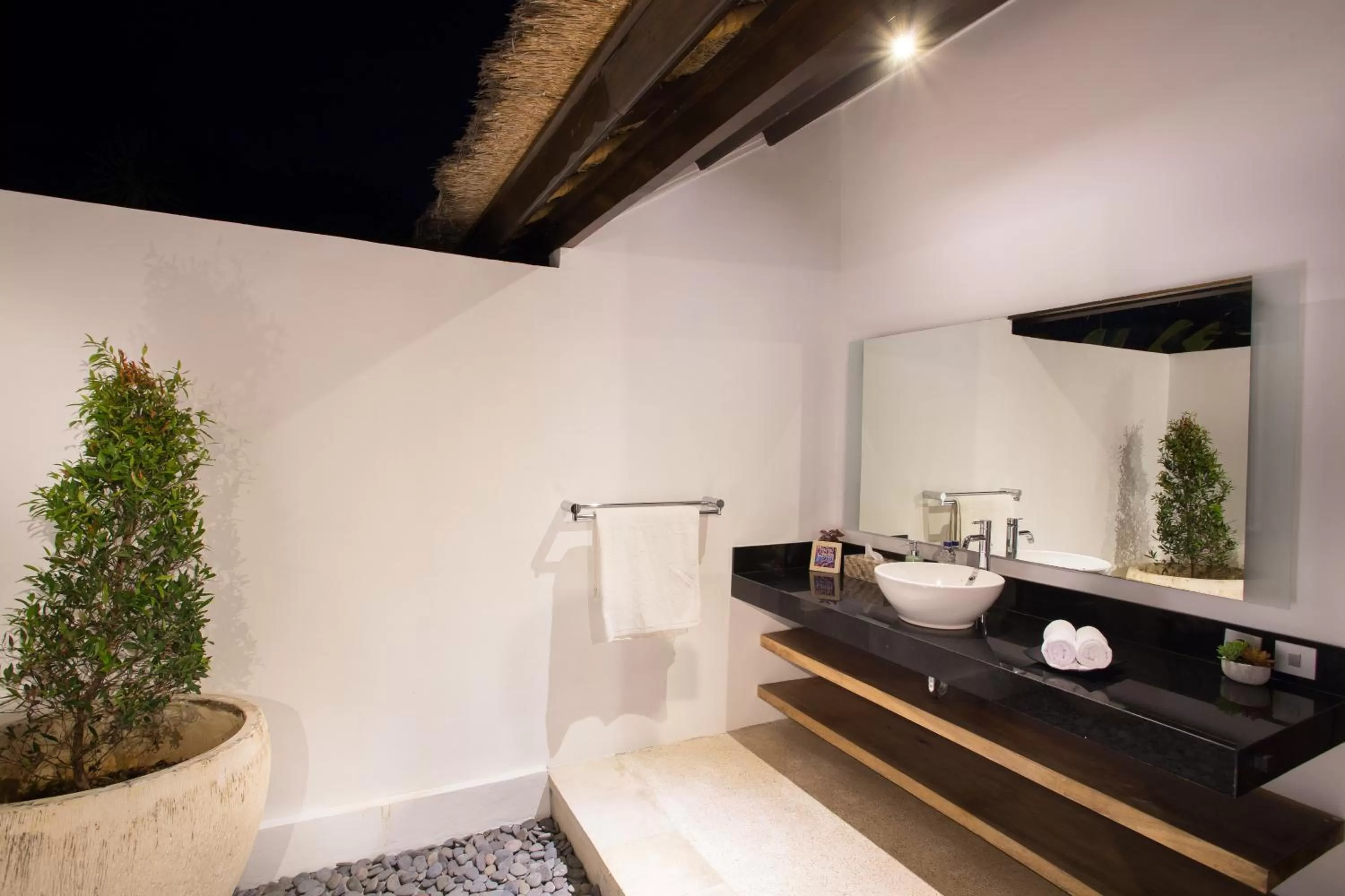 Bathroom in The Point Resort Lembongan