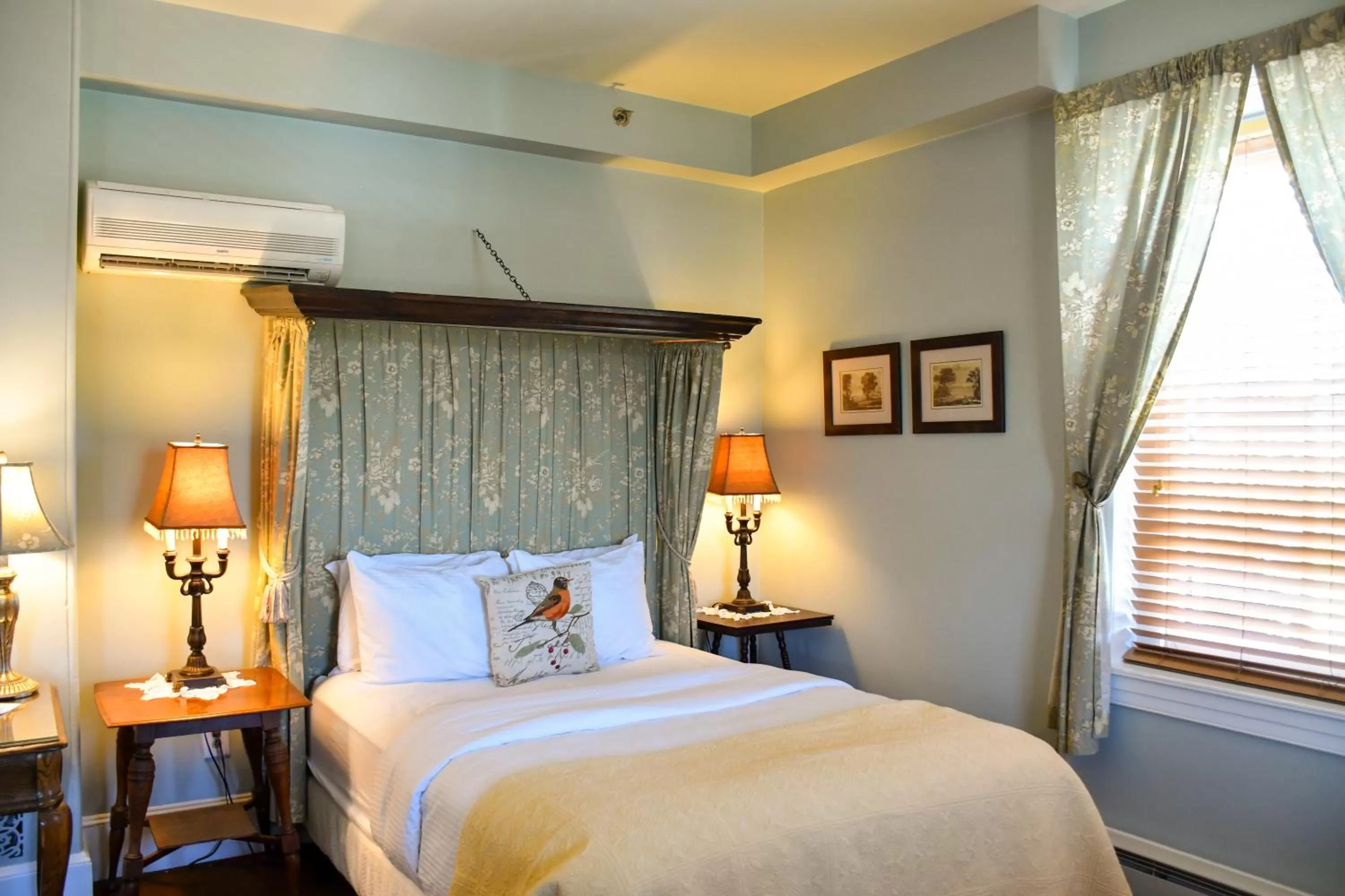 Bed in The Sayre Mansion