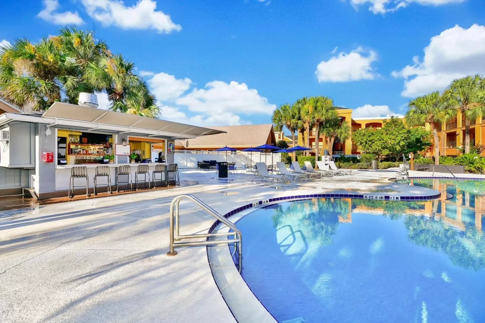 Pool view in Mi Casa Hotel