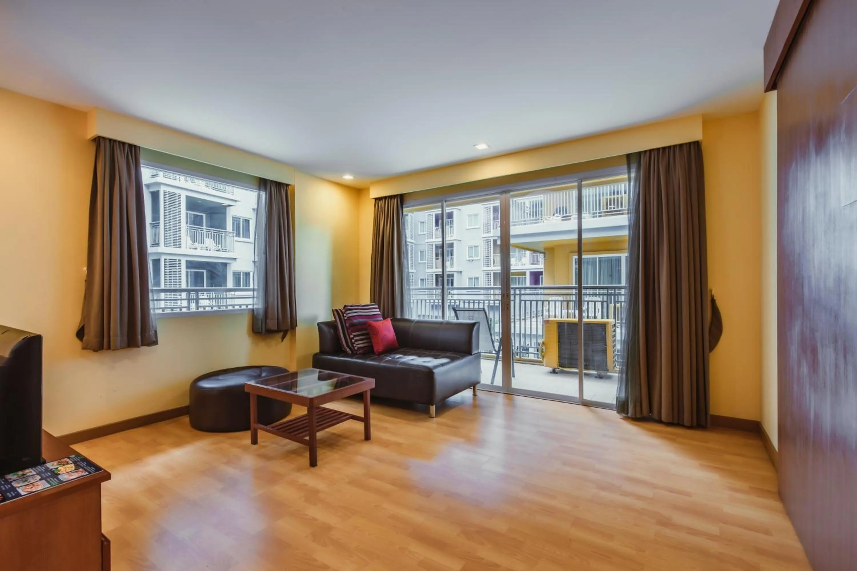 Living room in Elite Suites Patong