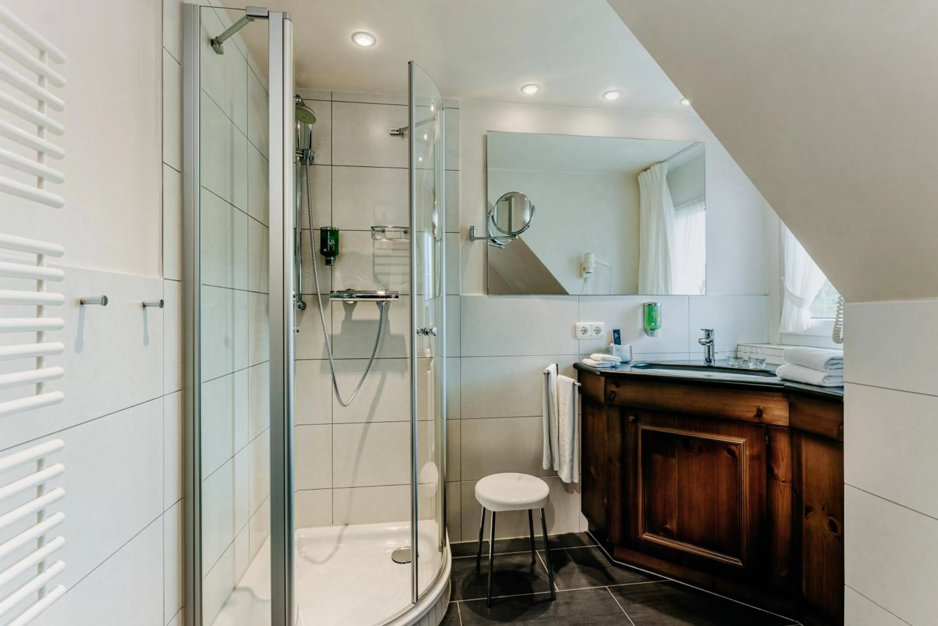 Bathroom in Romantik Berghotel Astenkrone