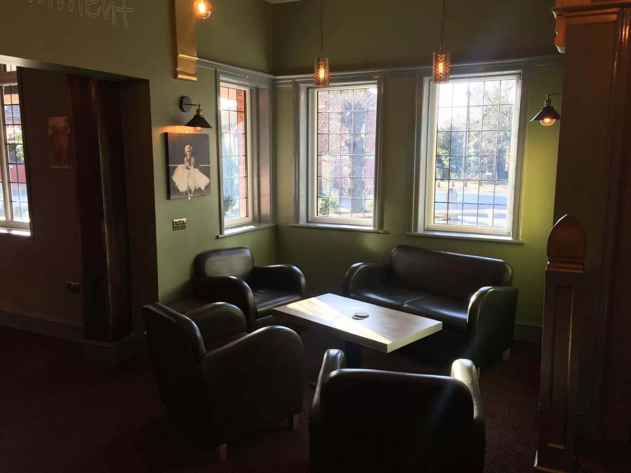 Lounge or bar in The Woodhouse Inn