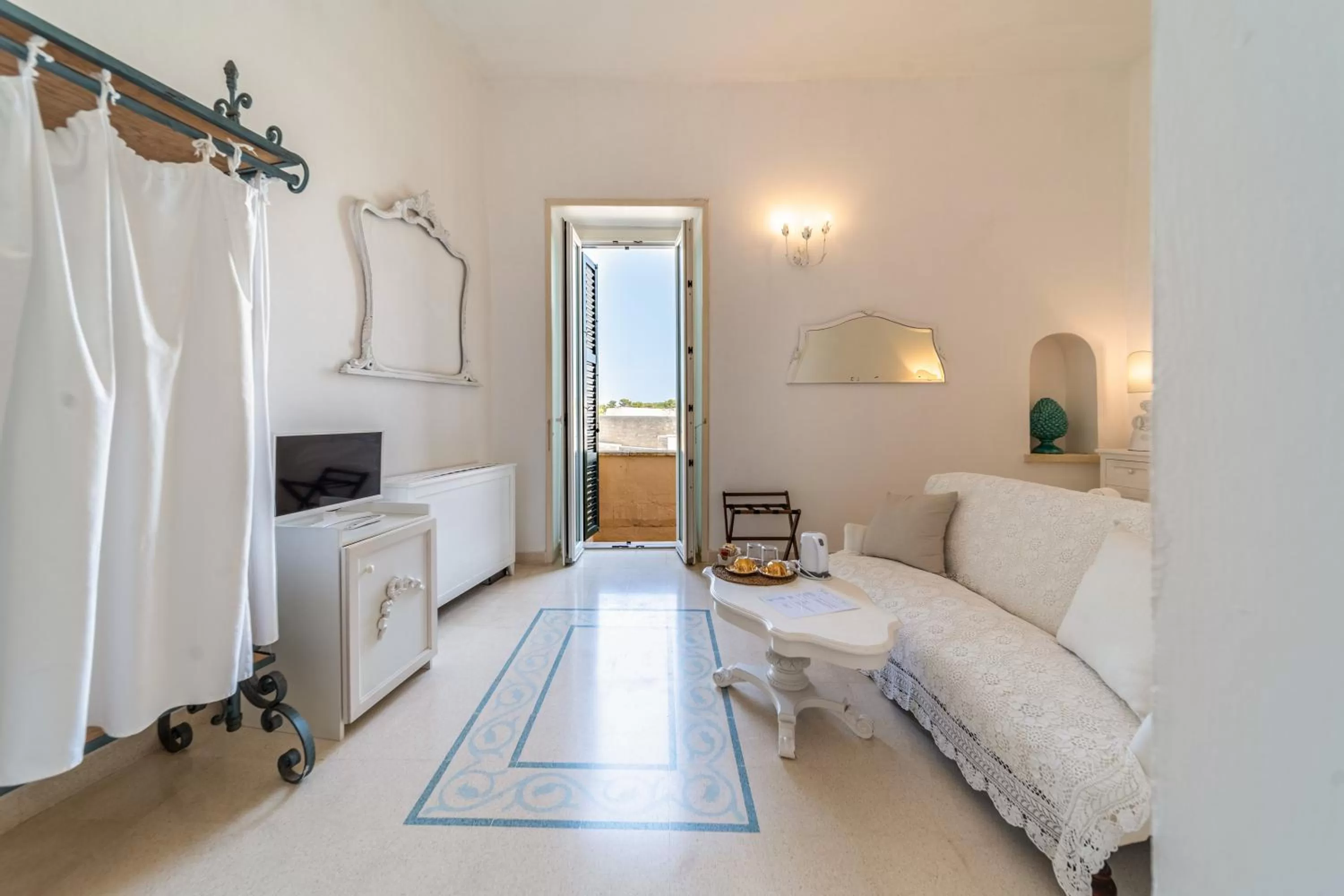 Photo of the whole room, Bed in Palazzo De Mori