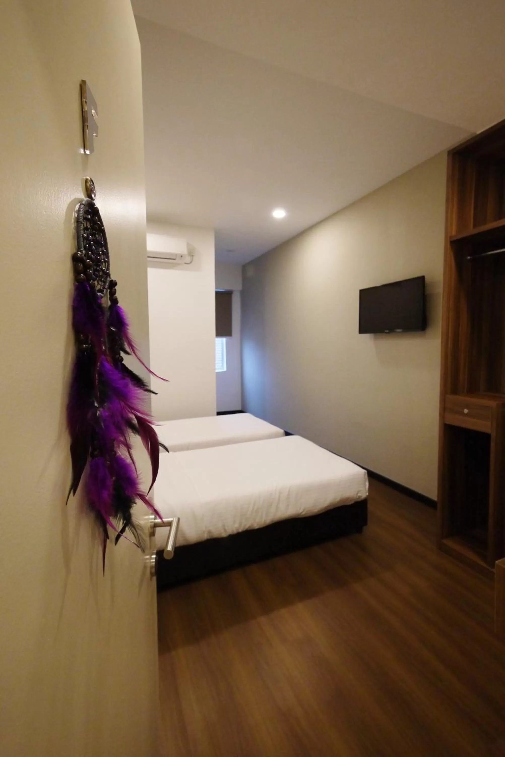 Shower, Bed in DreamCatchers Home