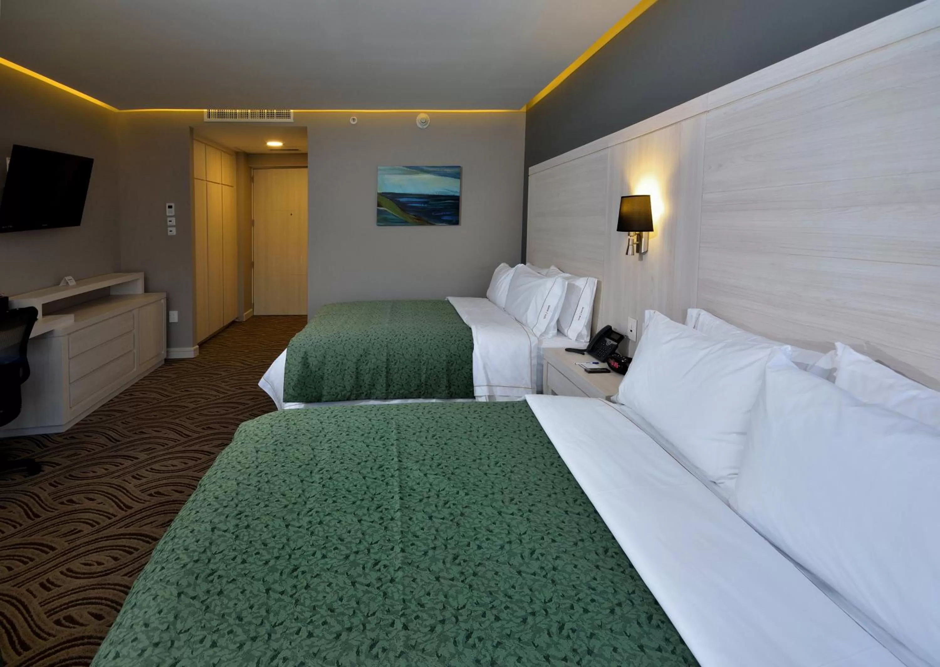 Photo of the whole room, Bed in Holiday Inn Express Pachuca by IHG