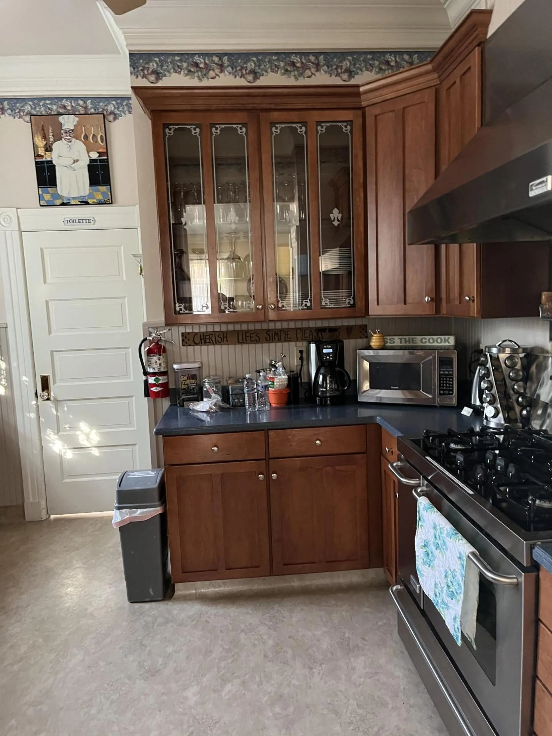 Kitchen or kitchenette in Abbey House Inn