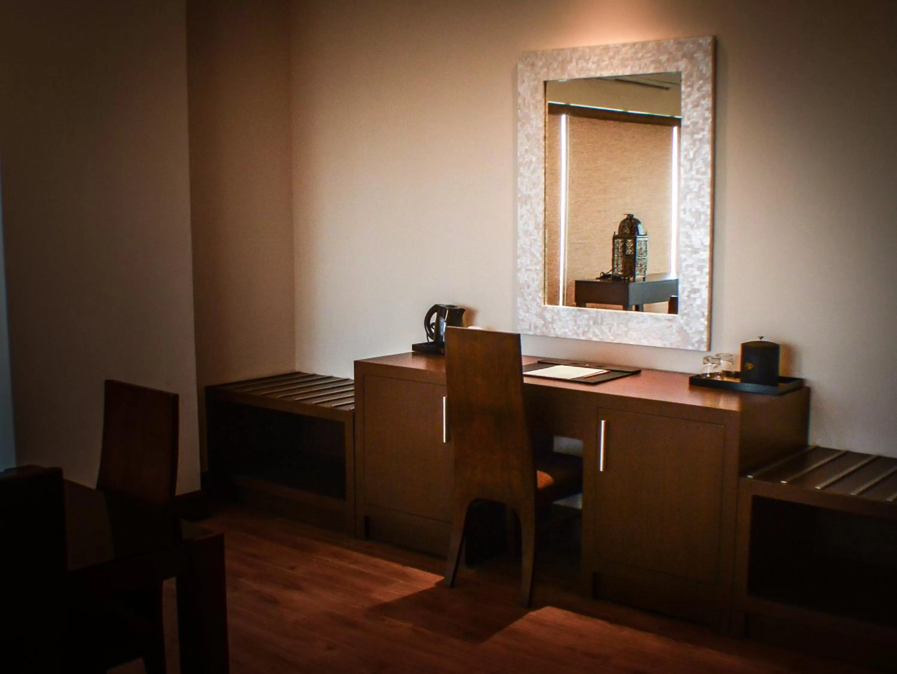 Bedroom in Hotel Monticello Tagaytay