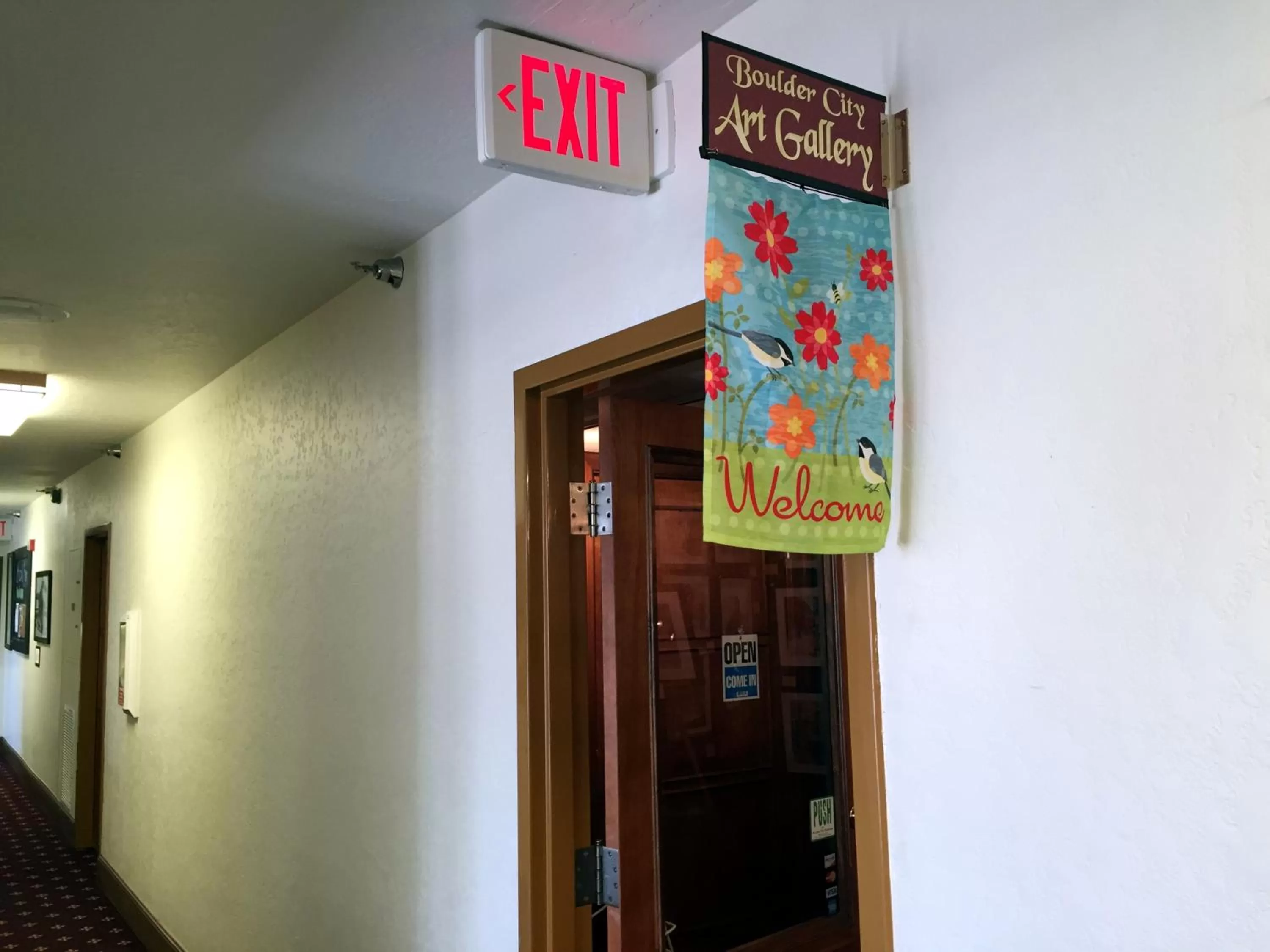 On-site shops in Boulder Dam Hotel