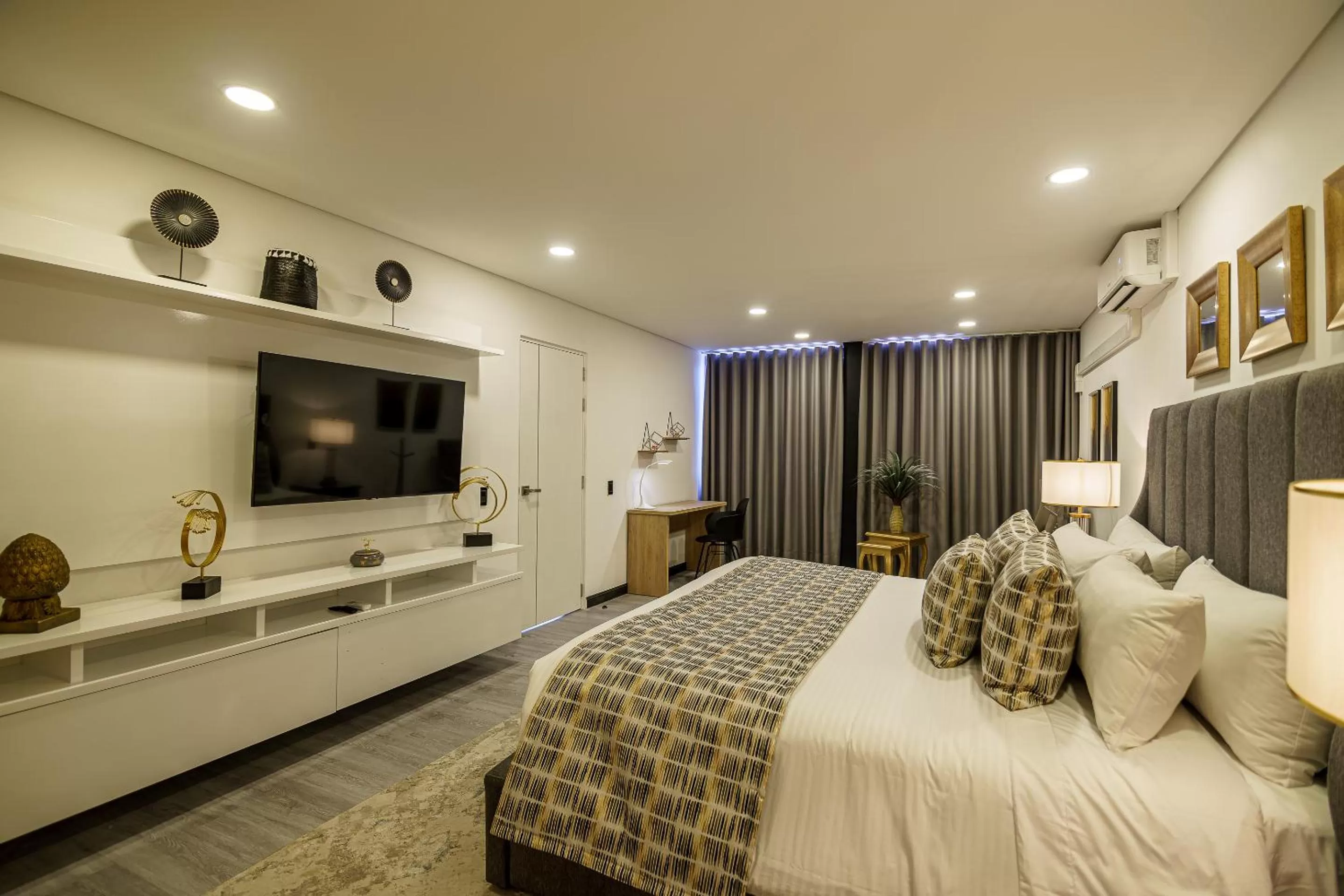 Decorative detail, Bed in First Class Hotel