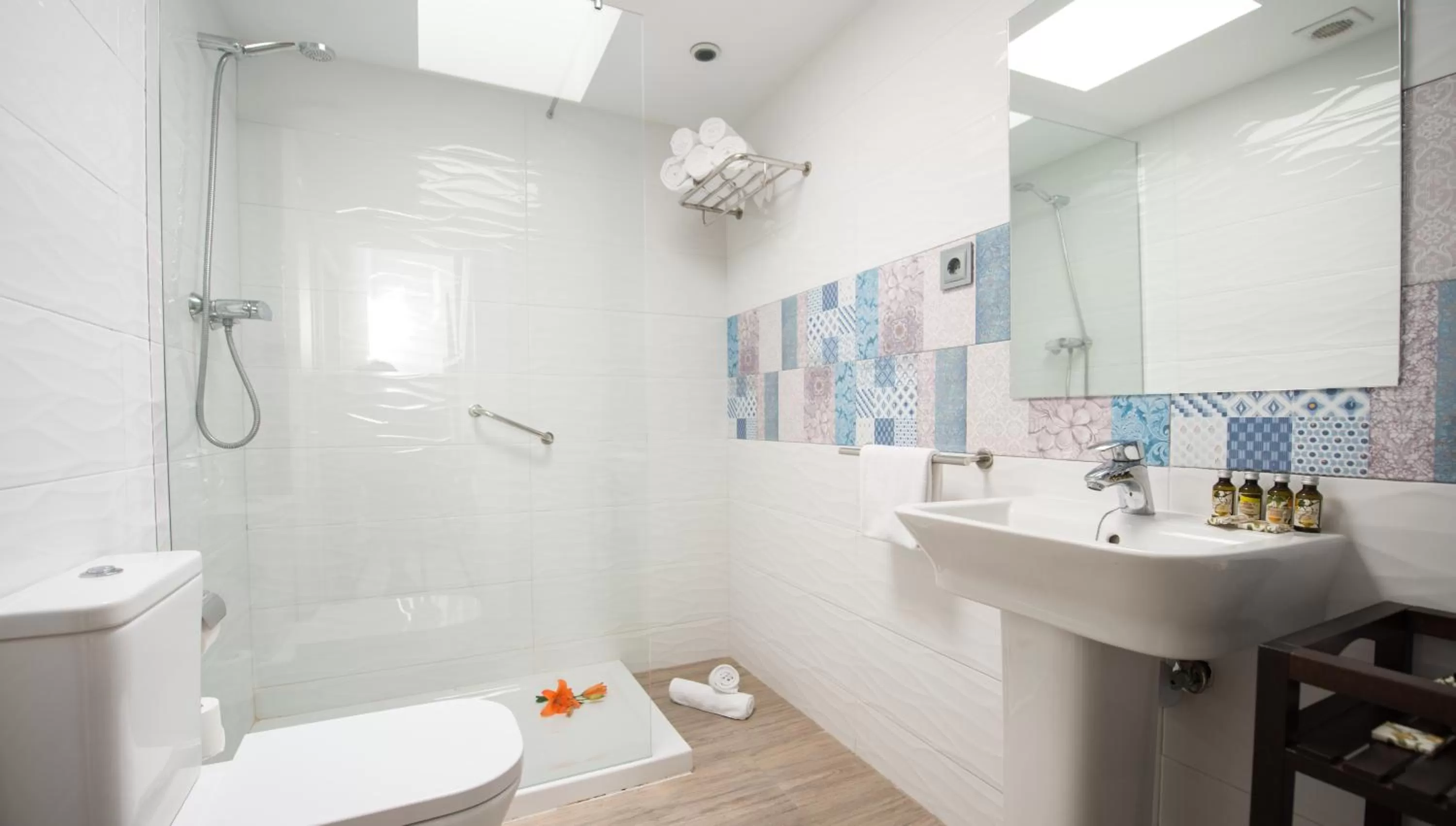 Shower in Aparthotel Ona Aucanada