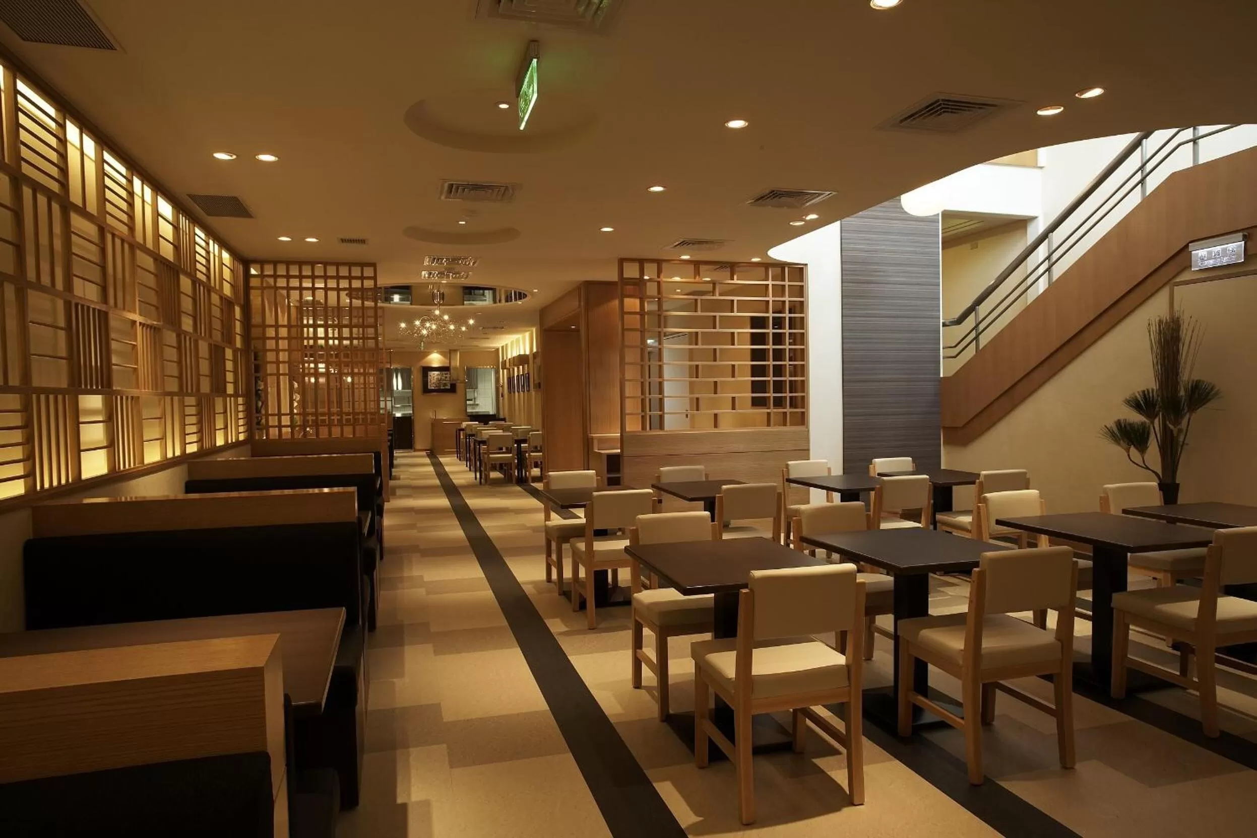 Restaurant/places to eat in Hotel Sunroute Taipei