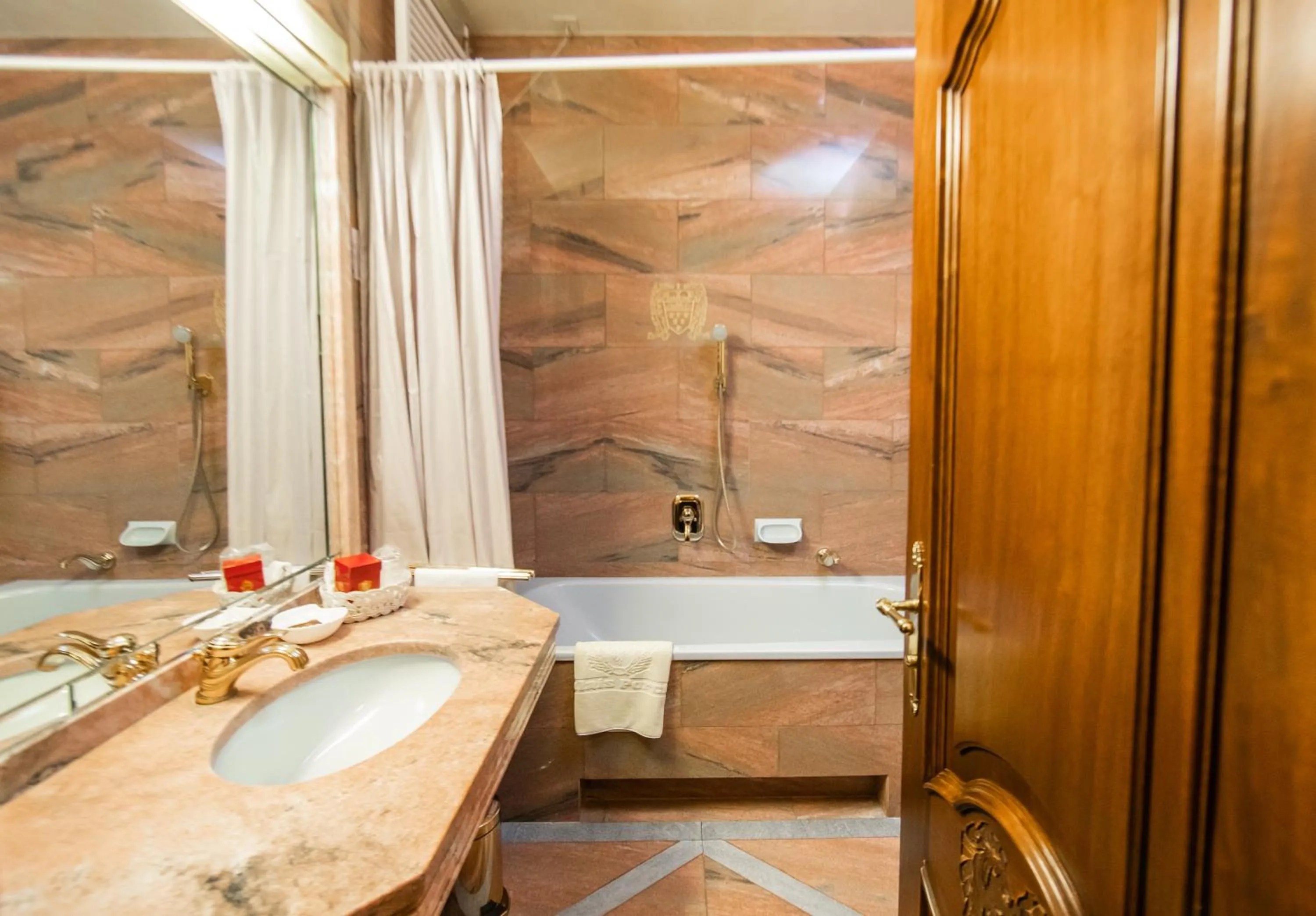 Bathroom in Hotel Palais Porcia