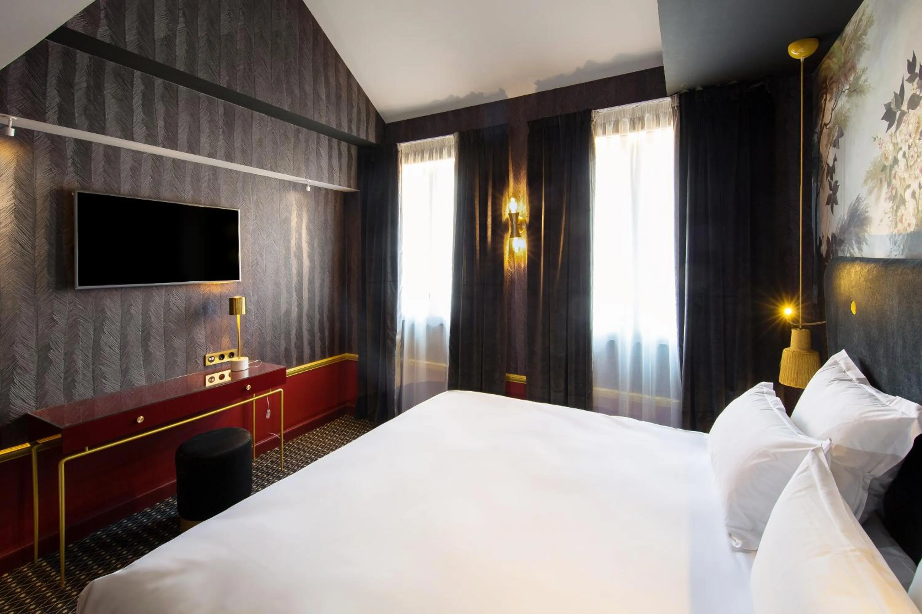 Deluxe Double Room in Snob Hotel