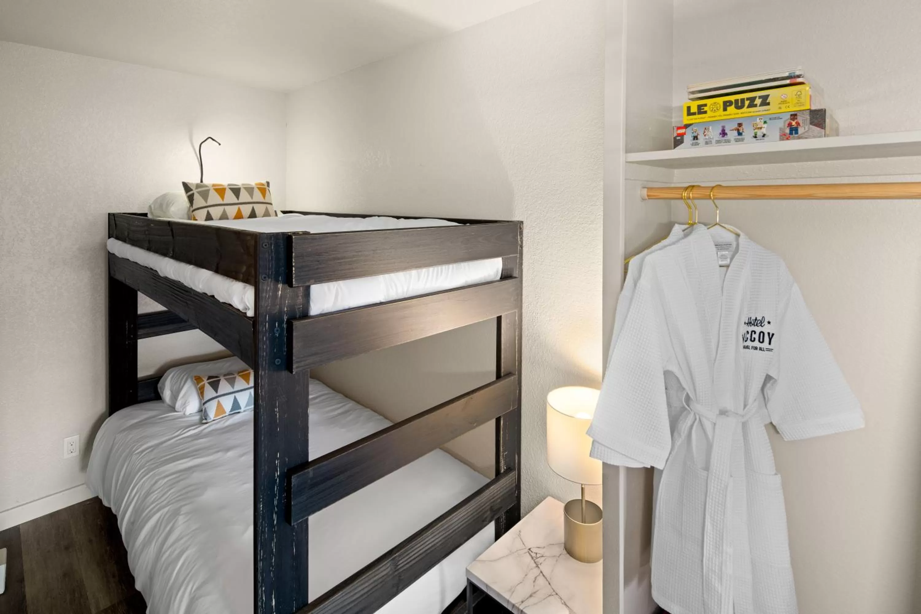 bunk bed, Bed in Hotel McCoy Pullman