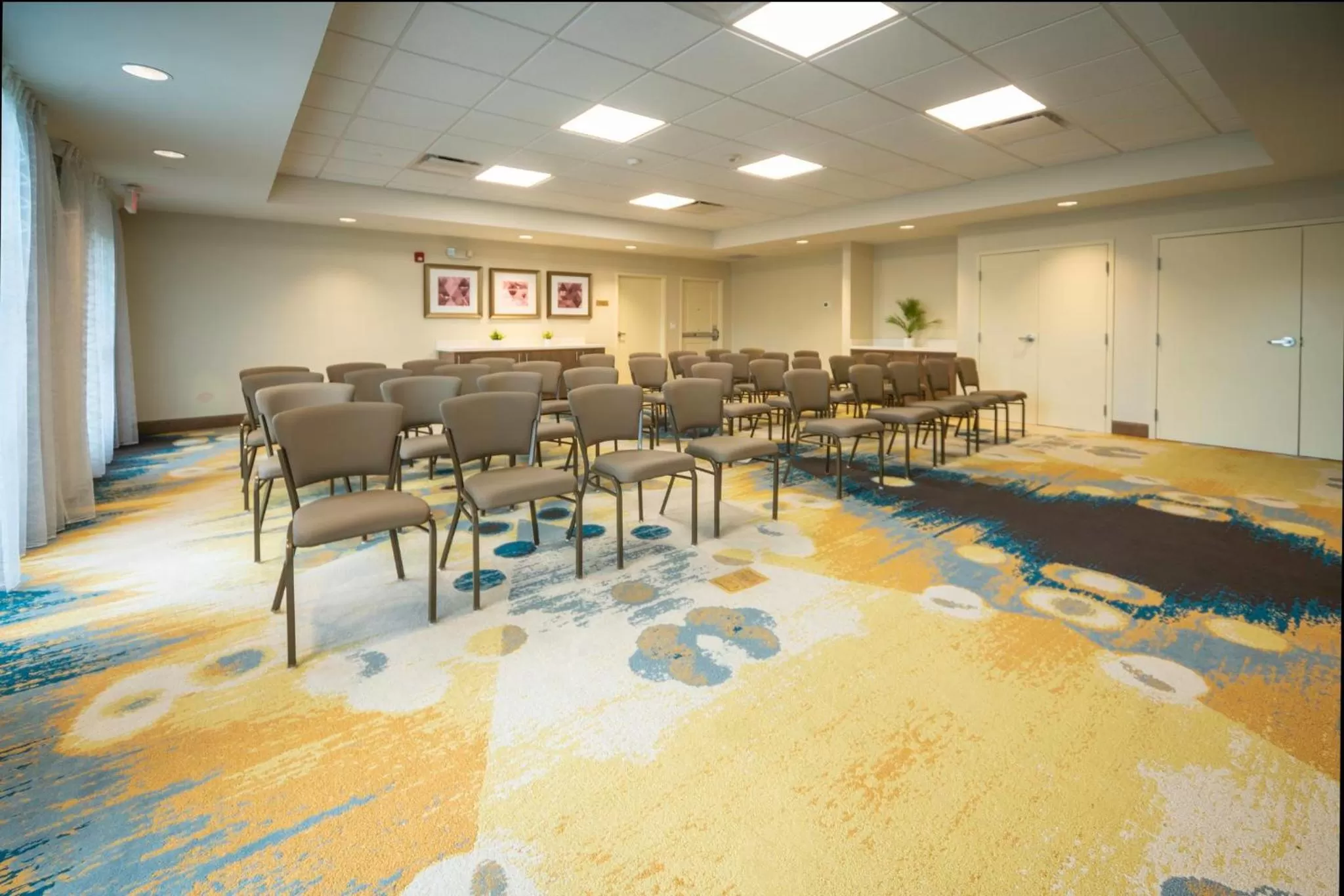 Meeting/conference room in Staybridge Suites - Summerville by IHG
