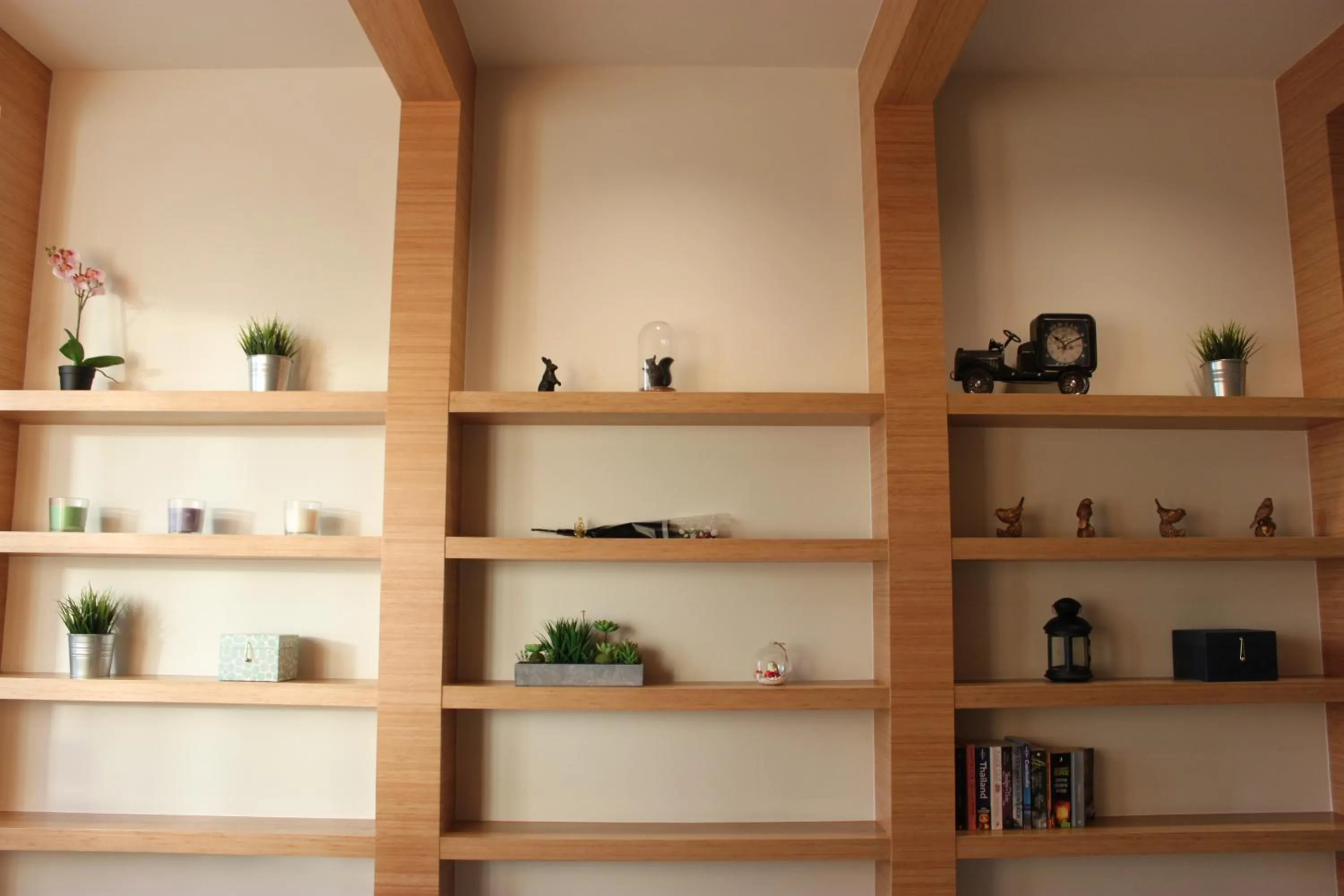 Communal lounge/ TV room in BIG M Hotel