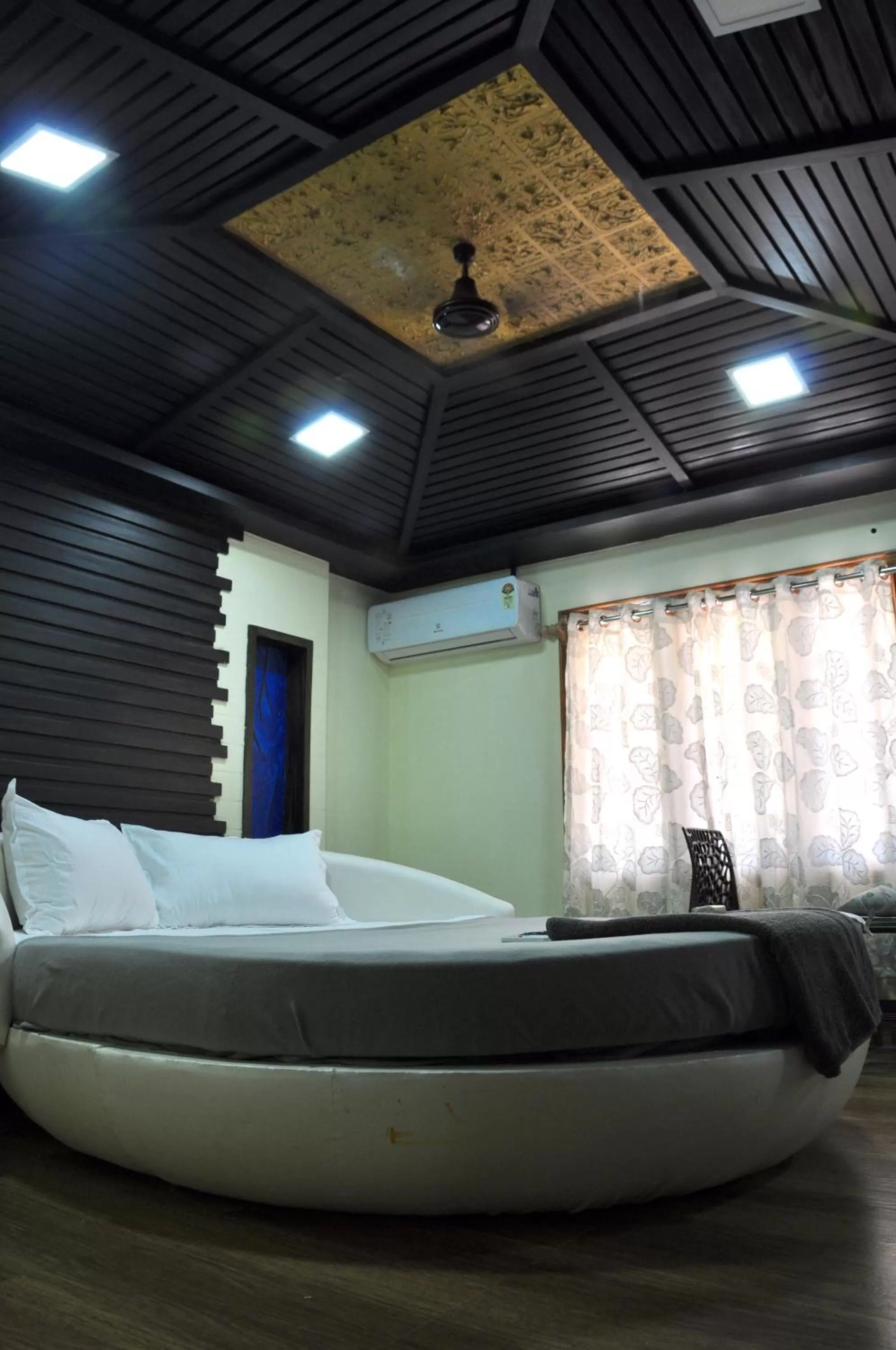 Bedroom, Bed in Hotel Anandhiram Heritage