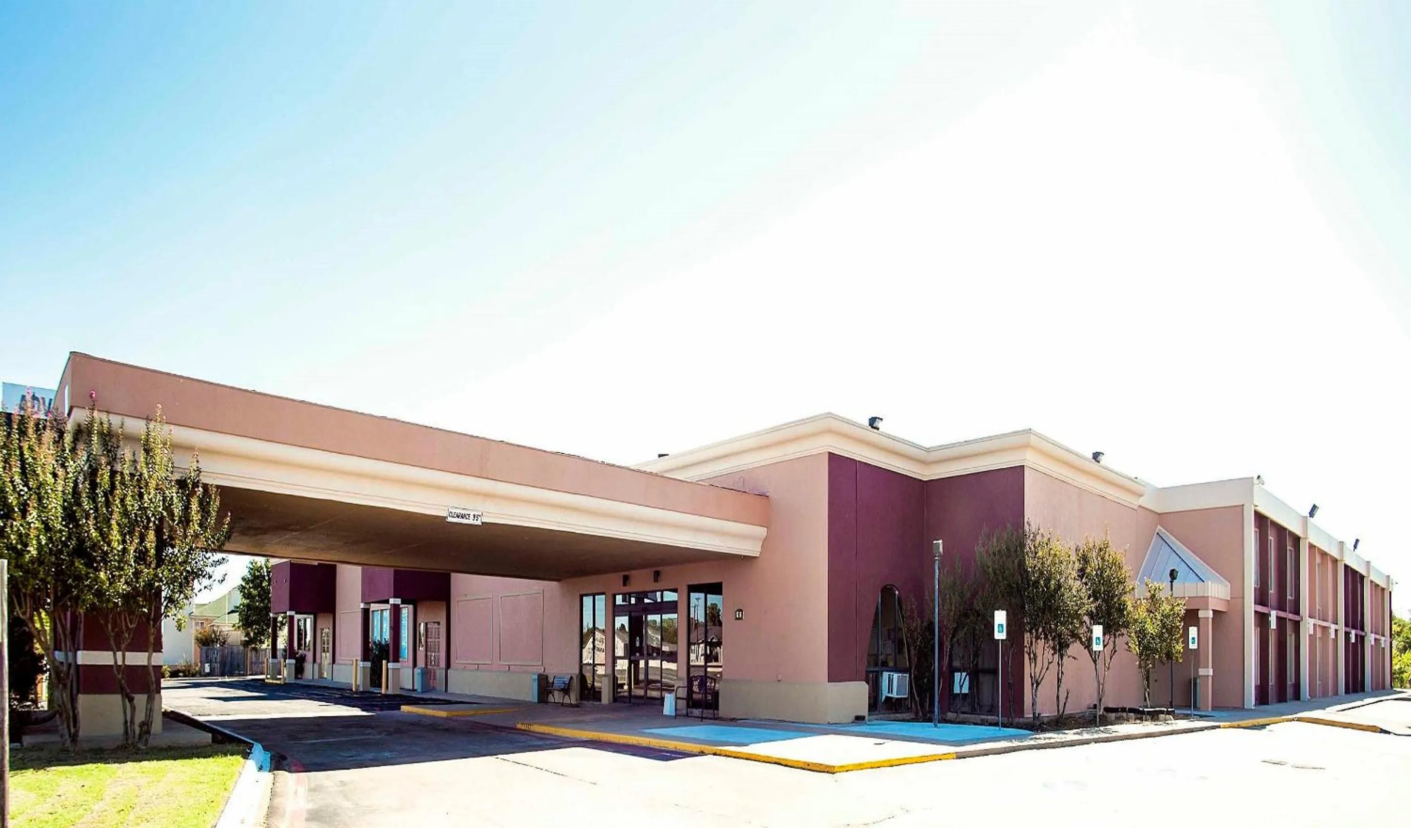 Facade/entrance in Express Inn & Suites