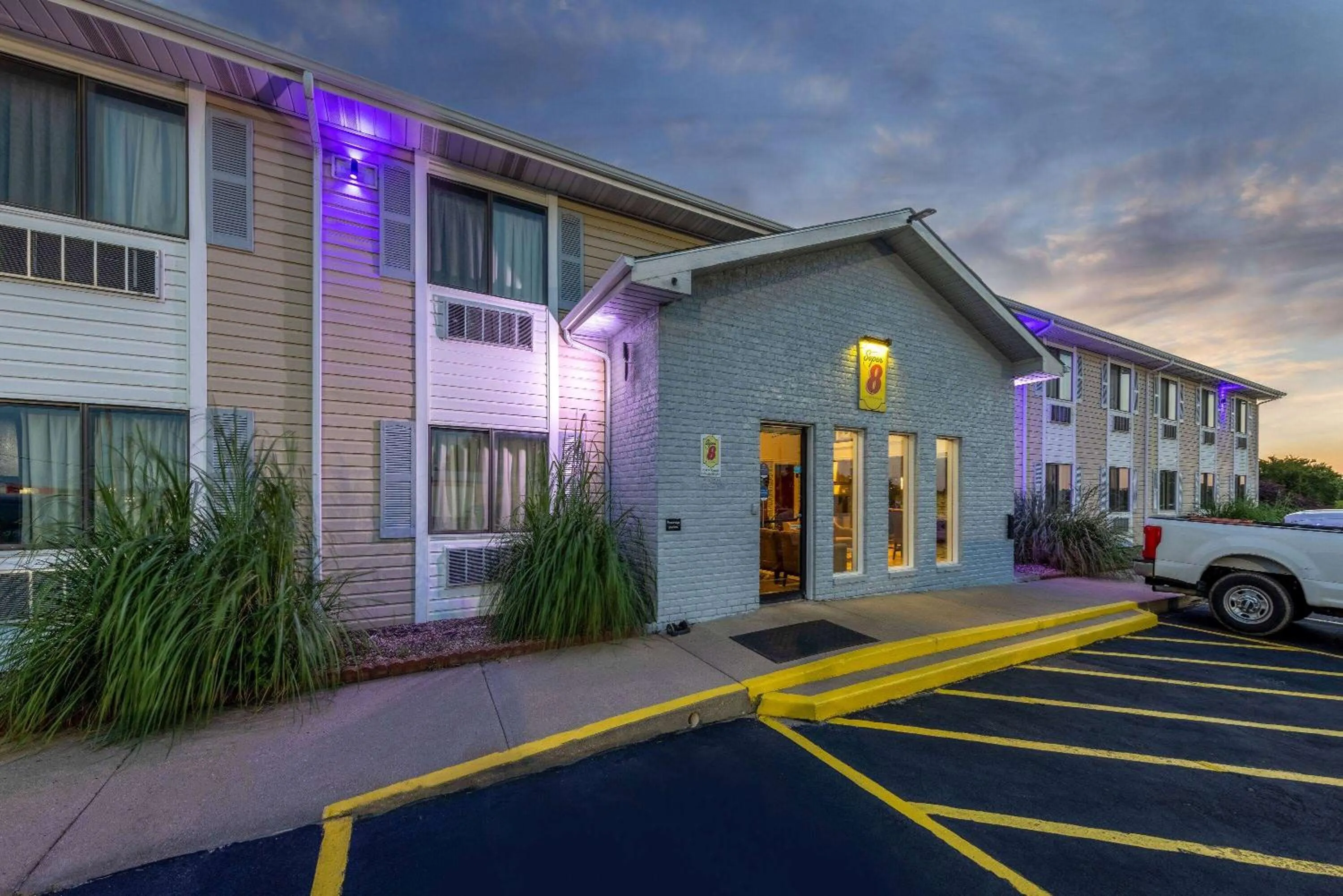 Property building in Super 8 by Wyndham El Dorado