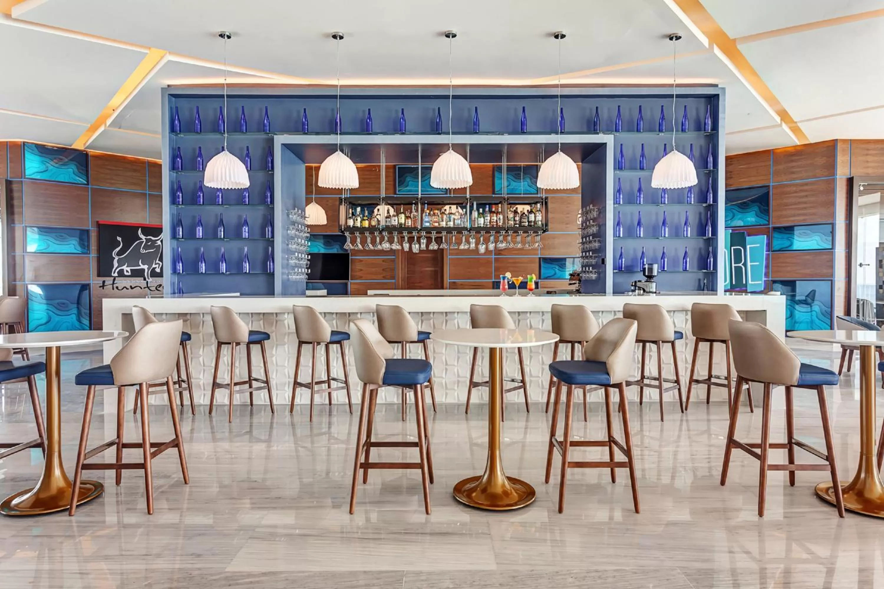 Lounge or bar in Royalton CHIC Cancun, An Autograph Collection All-Inclusive Resort - Adults Only