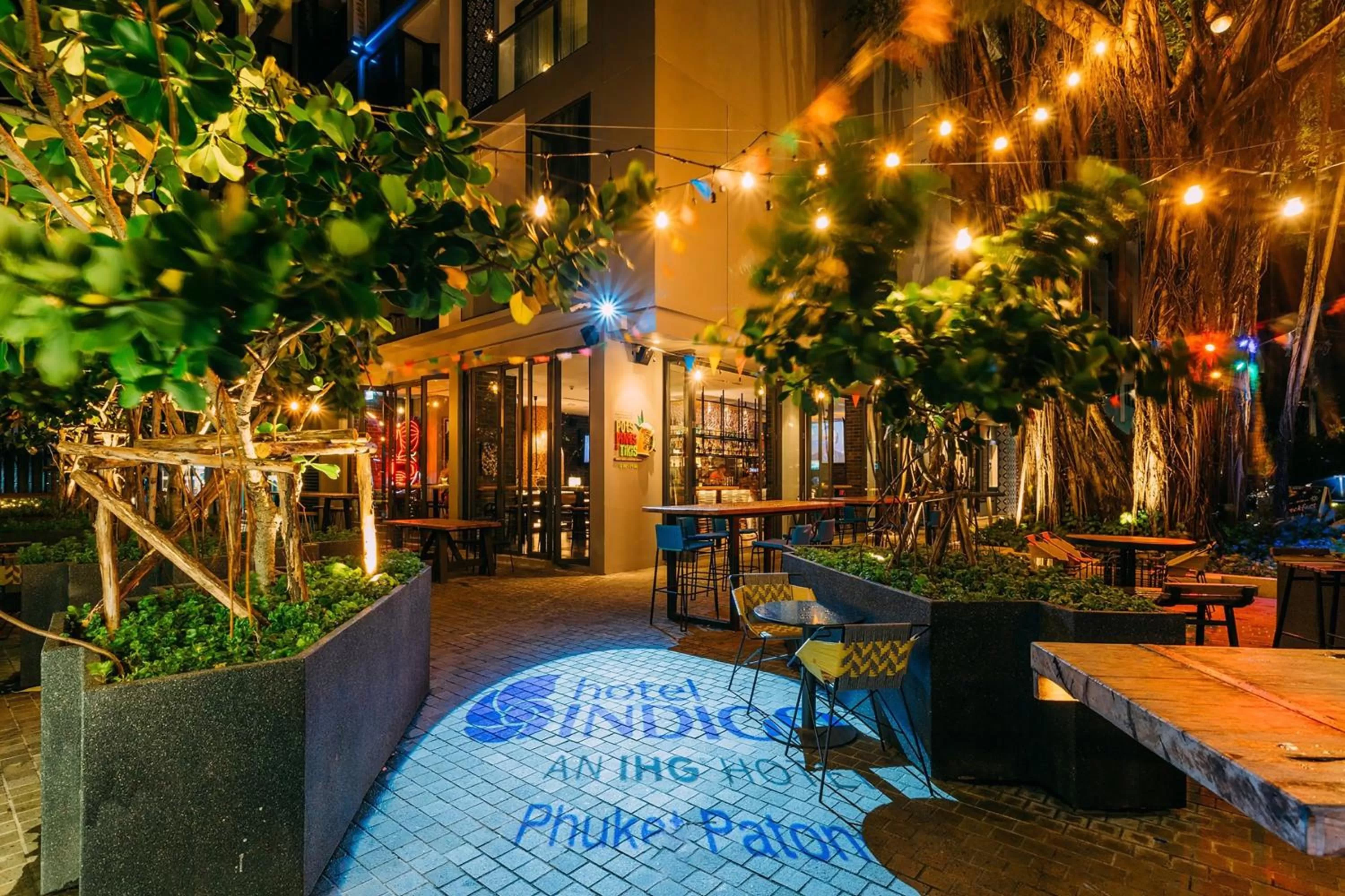 Lounge or bar in Hotel Indigo Phuket Patong by IHG