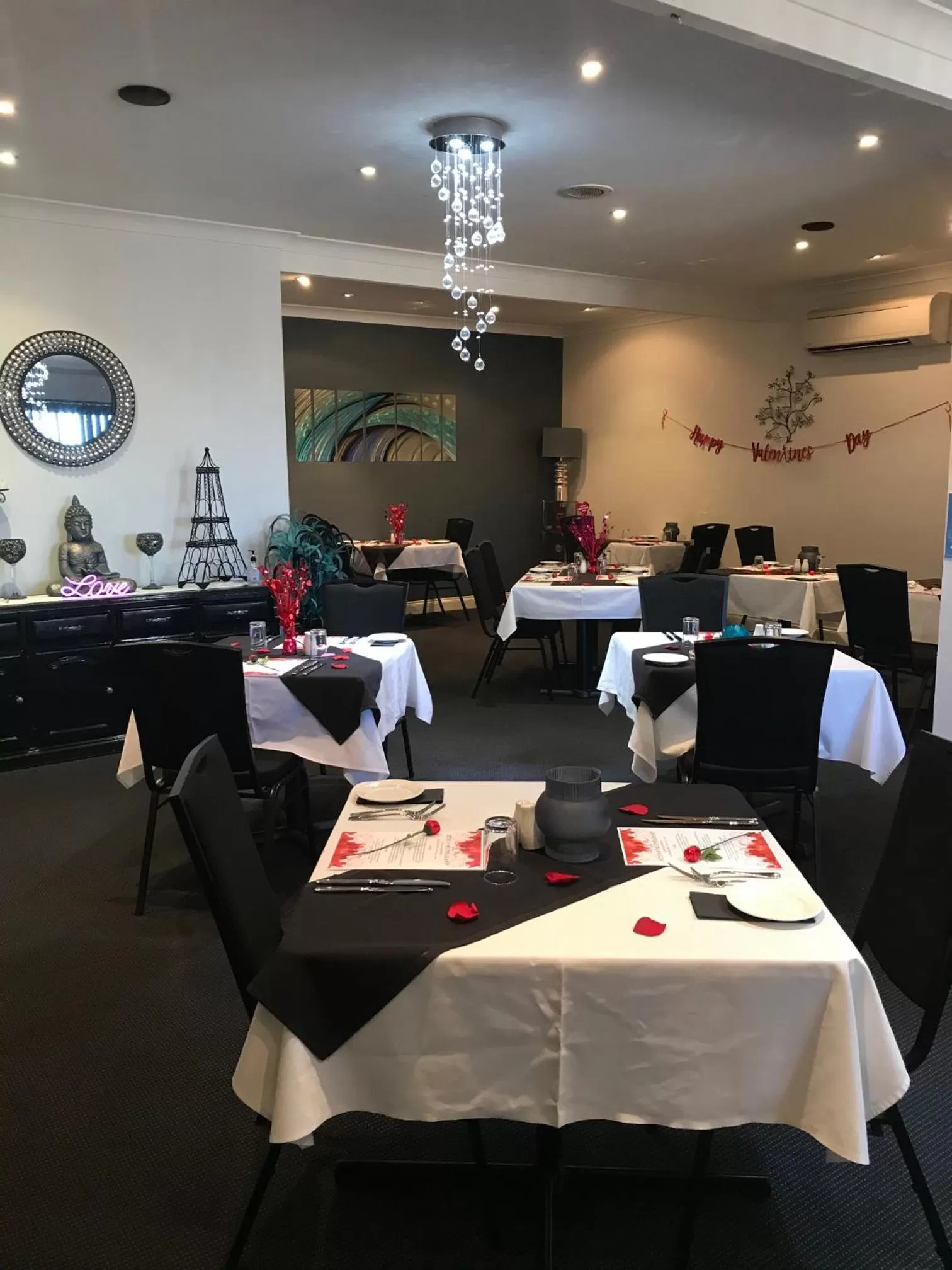 Restaurant/places to eat in Hilltop Motel