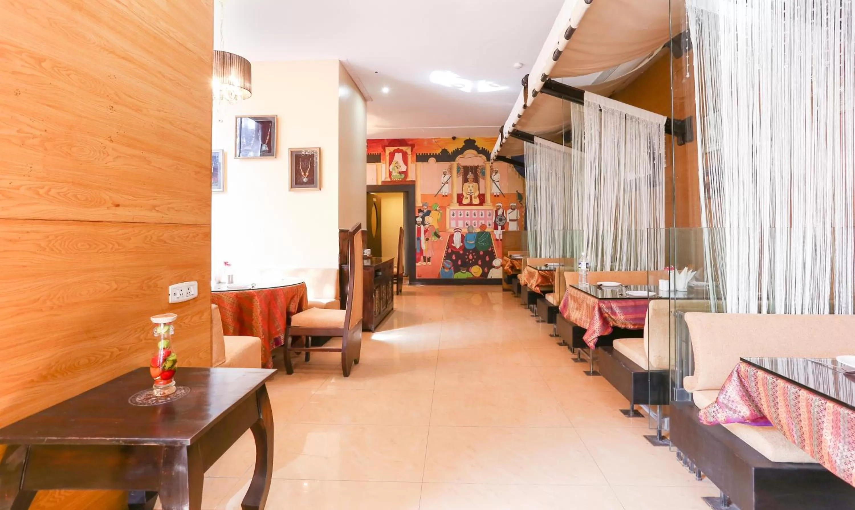 Restaurant/places to eat in Treebo Regency - Bund Garden, Dhole Patil Road