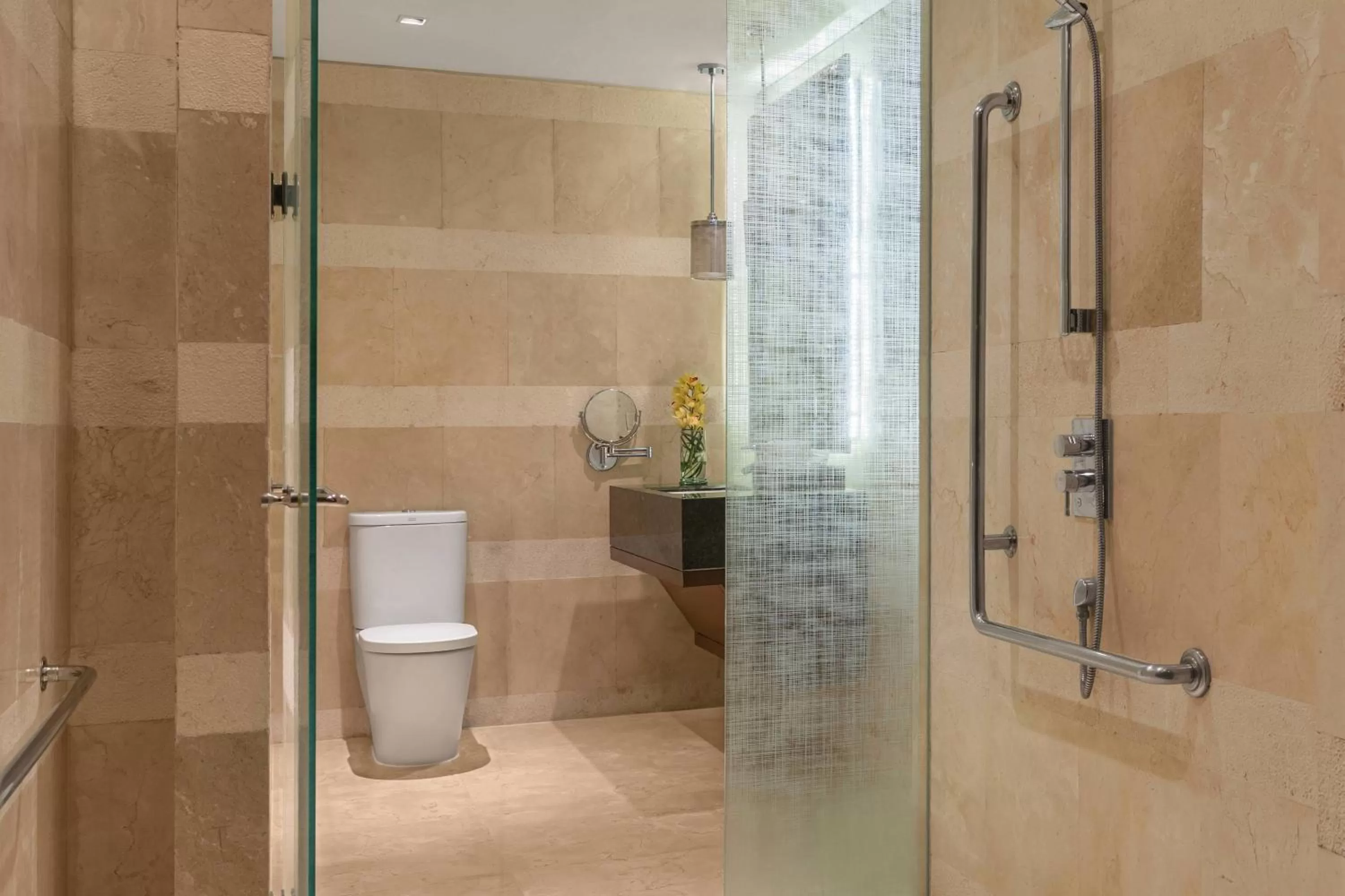 Bathroom in Manila Marriott Hotel at Newport World Resorts